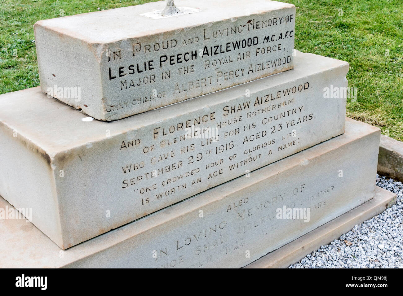 Die Grabstätte des großen Leslie Peech Aizlewood MC AFC WW1 flying Ace in Marske am Meer St. Germains Churchyard begraben Stockfoto