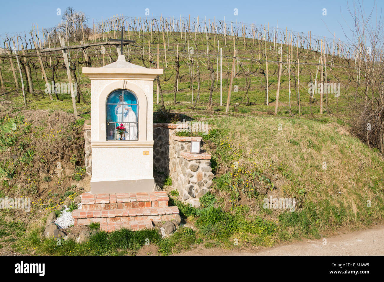 Italienischen traditionellen Votiv-Tempel auf dem Lande gewidmet der Jungfrau Maria, die Ernte zu besänftigen Stockfoto