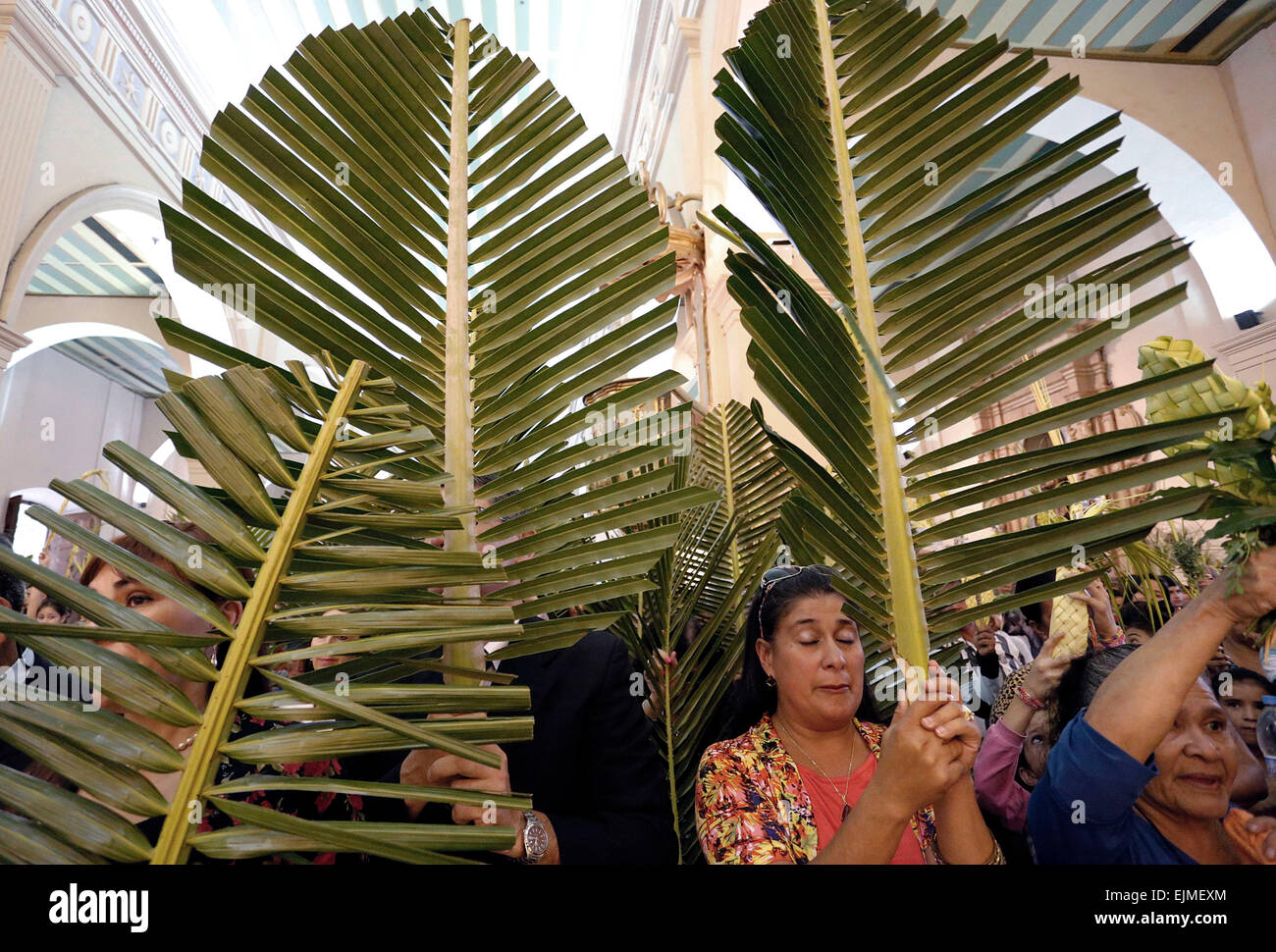 Asuncion, Paraguay. 29. März 2015. Menschen nehmen an einem Sonntag Teil Palm fest, das markiert den Beginn der Karwoche, in Asuncion, Paraguay, am 29. März 2015. Bildnachweis: Rene Gonzalez/Xinhua/Alamy Live-Nachrichten Stockfoto