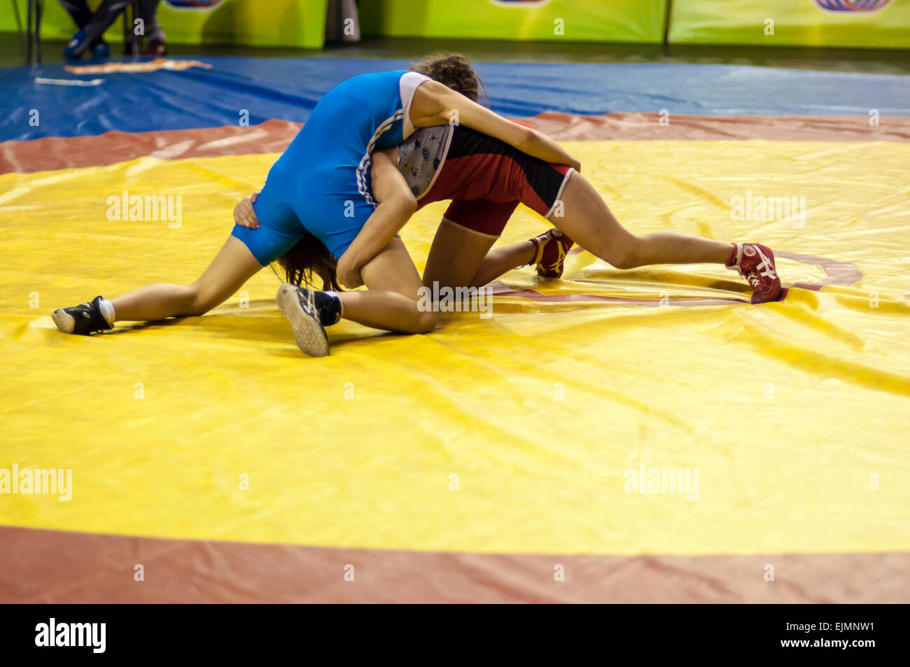 ORENBURG, ORENBURG Region, Russland, 18. Januar 2014 Jahr. Wettbewerbe im Ringen. Kämpfer-Mädchen Stockfoto