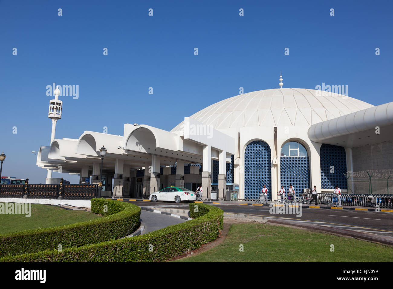 Terminal am Sharjah International Airport. 17. Dezember 2014 in Sharjah, Vereinigte Arabische Emirate Stockfoto