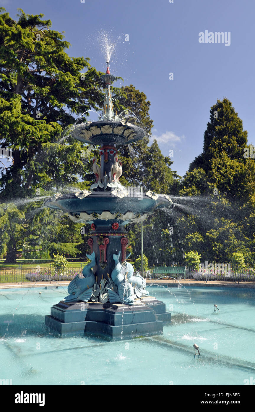 Springbrunnen und Teich im englischen Stil botanische Gärten, Wellington, Neuseeland Stockfoto