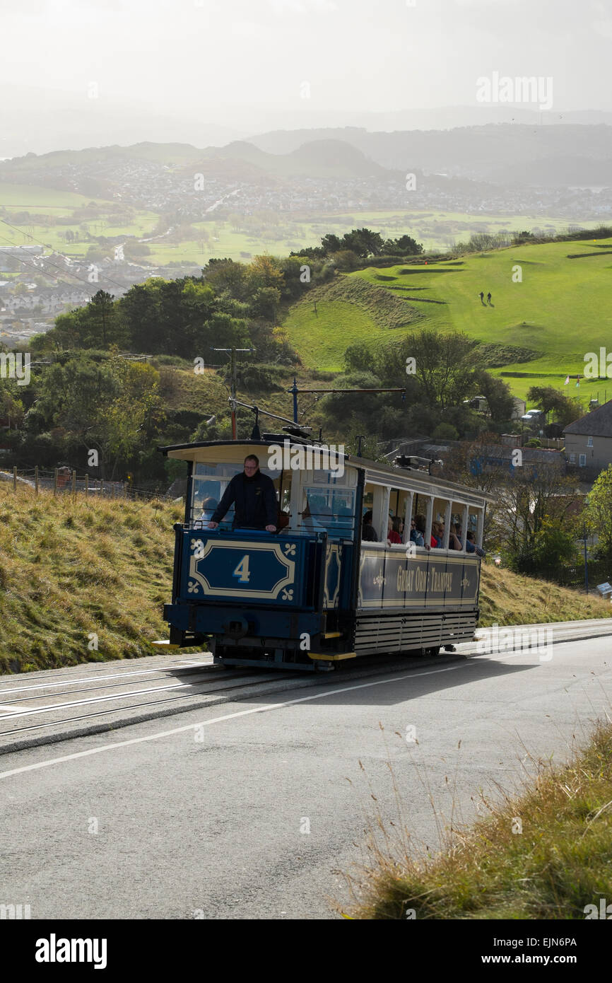 Eine Straßenbahn auf der Great Orme Straßenbahn in Llandudno, Conwy, Wales, UK Stockfoto