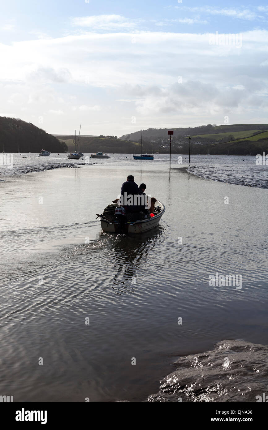 Fluss Dart, Fluss, Dart, Devon, Dartmouth, Küste, Küste, Stadt, Häuser, Felsen, Liegeplätze, Bäume, Feld, Süden, Hafen, Kingswear, En Stockfoto