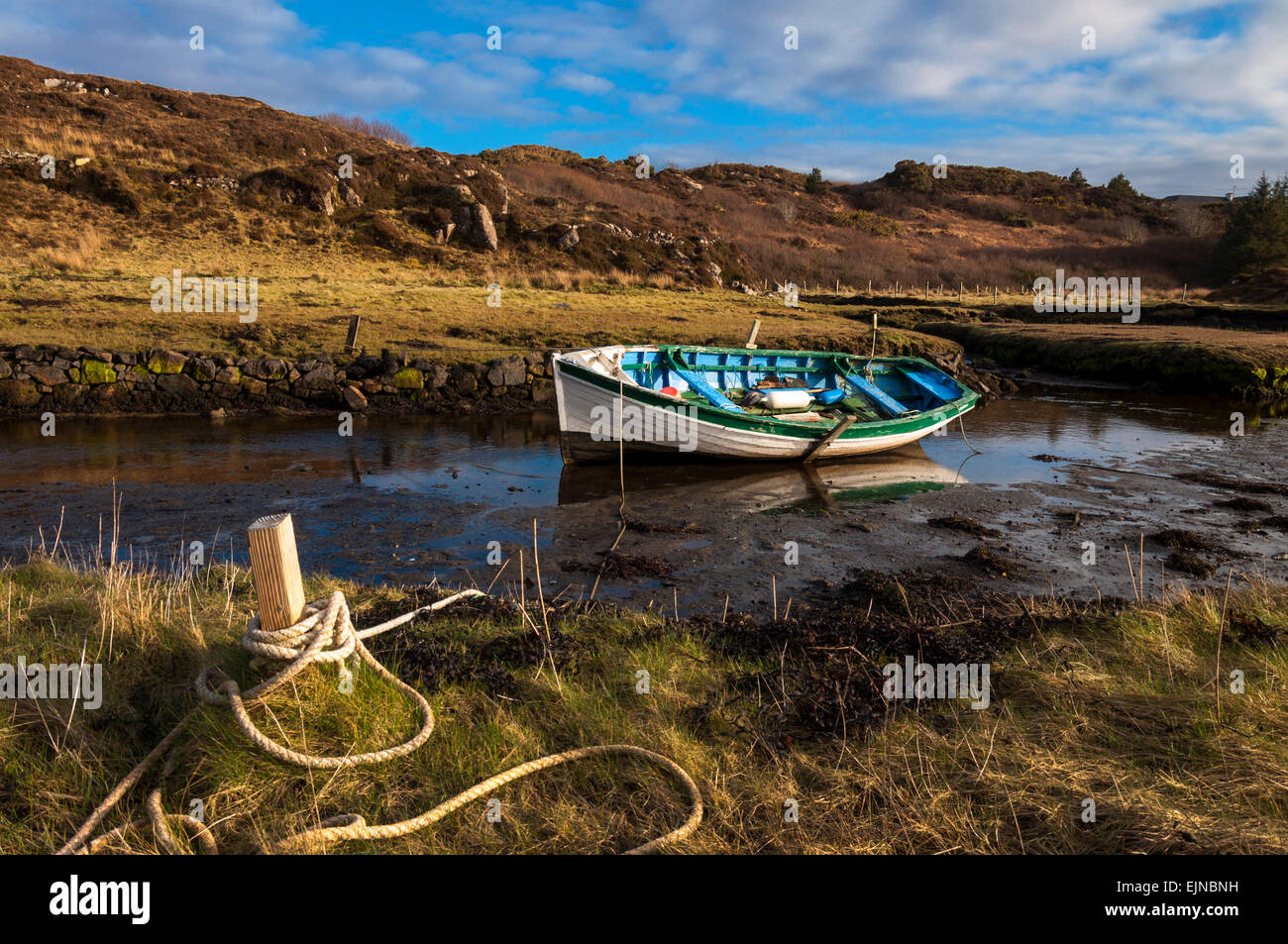 Hölzerne Klinker gebaut Fischerboot bei Lackbeg, in der Nähe von Burtonport, County Donegal, Irland Stockfoto