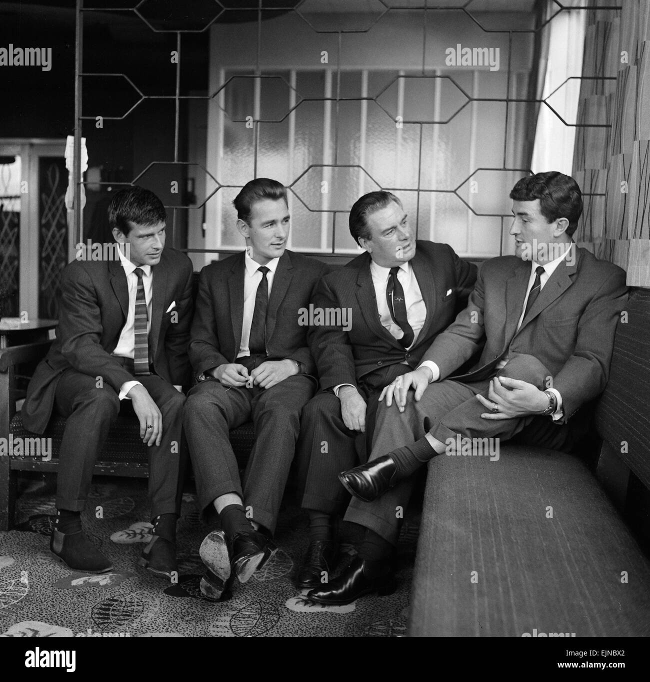 Sunderland Fußballer Stan Anderson, Brian Clough, Eddie Waring und Charlie Hurley. 15. Juli 1964. Stockfoto