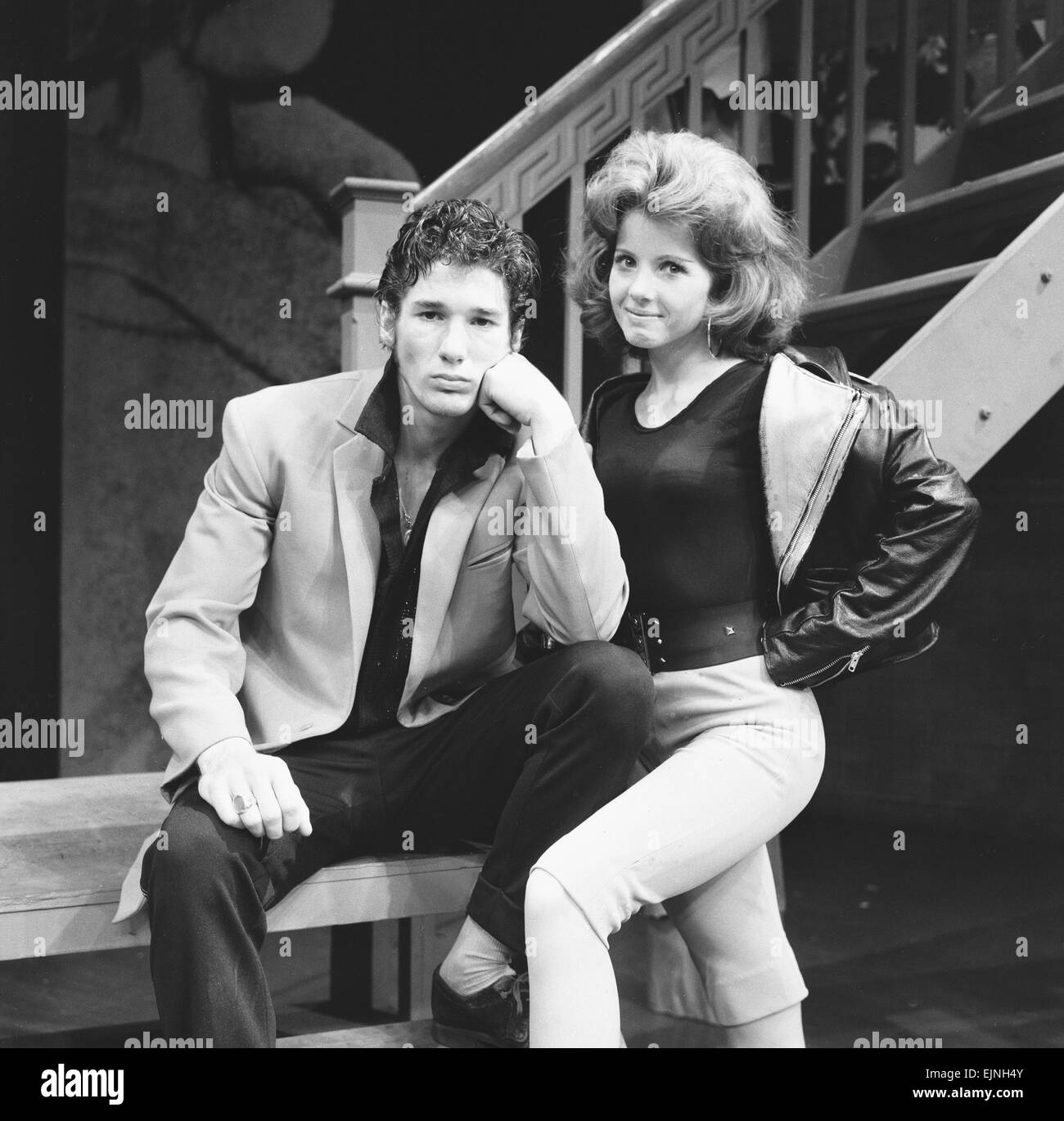 Richard Gere als Danny und Stacey Gregg als Sandi gesehen hier bei den Proben für das Musical "Grease" 30. Juni 1973 Stockfoto