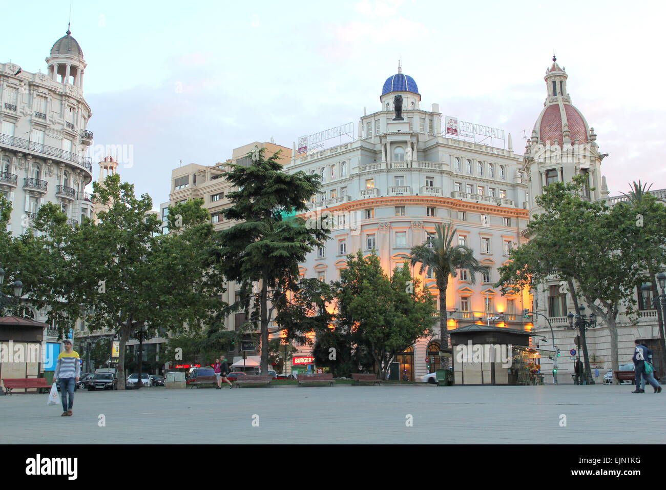 Plaza del Ayuntamiento in Valencia, Spanien, Blick nach Süden Stockfoto