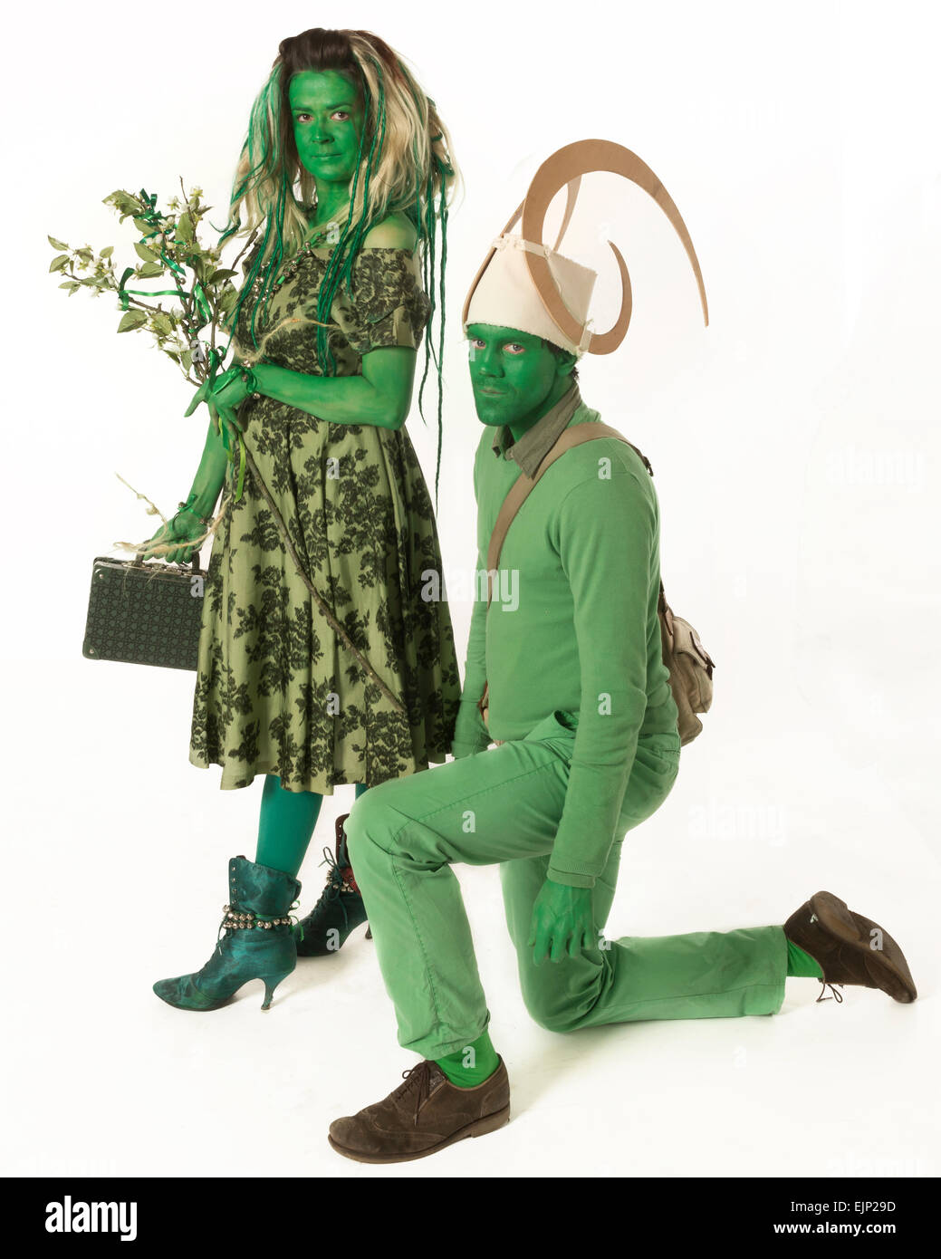 Kostümierte Teilnehmer an der Hastings traditionelle Jack im Grünen Festival. East Sussex. England. Großbritannien Stockfoto