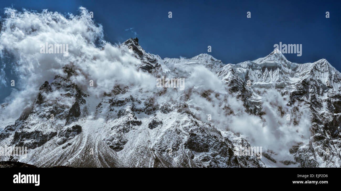 Malerische Panorama der majestätischen Berg Wand des Kanchenjunga im Himalaya, Nepal Stockfoto