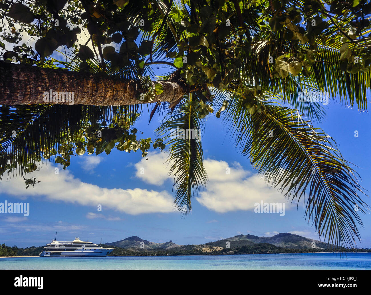 Blue Lagoon cruise Schiff vor Nanuya Lailai Insel verankert. Yasawa Inselgruppe. Fidschi-Inseln Stockfoto