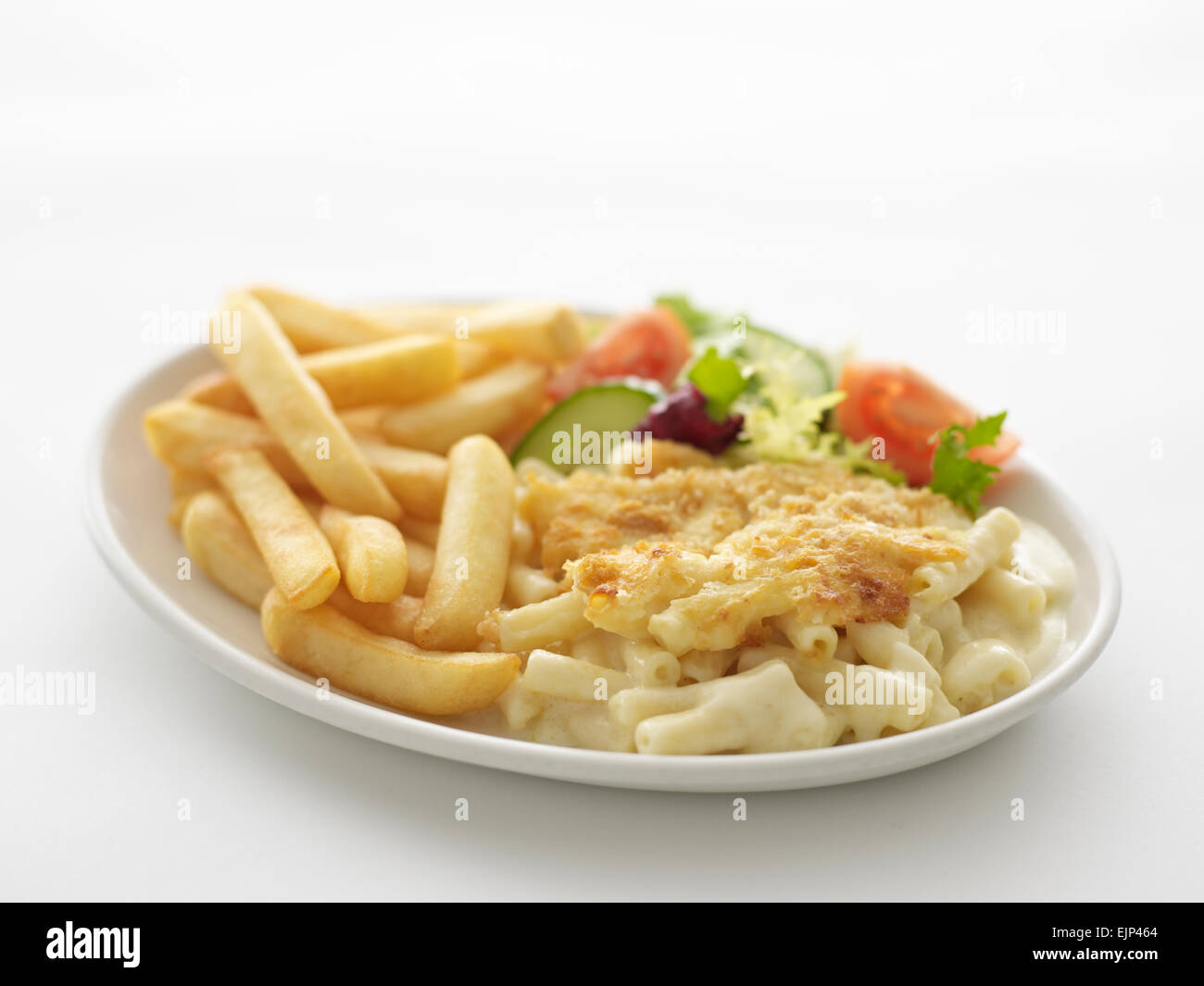 Makkaroni Käse und Chips Stockfoto