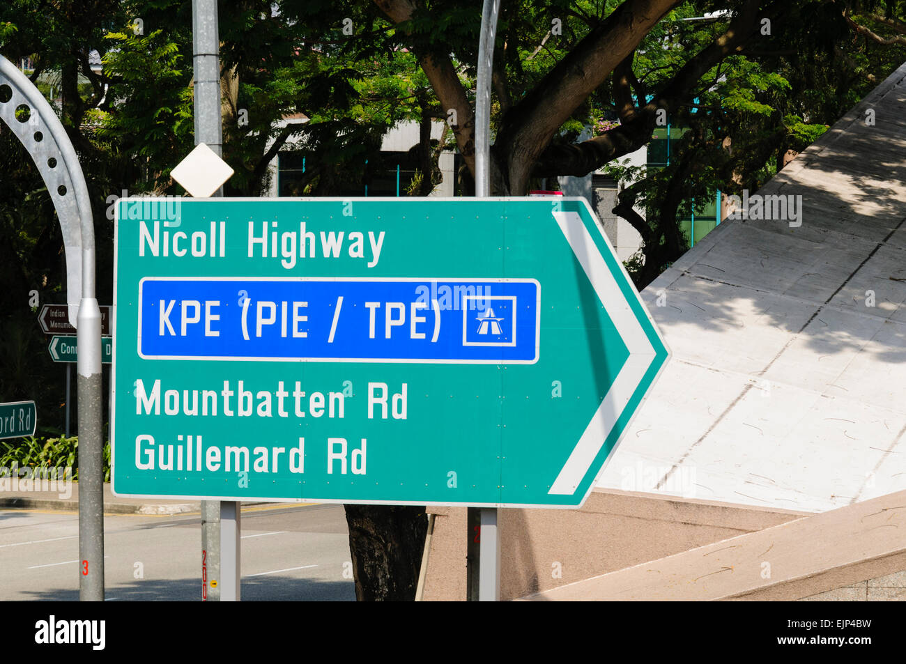 Singapur Richtung Schild Nicoll Highway, KPE, Mountbatten Straße und Guillemard Straße. Stockfoto