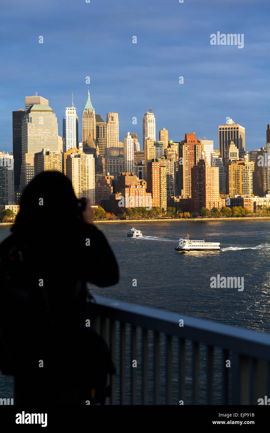Downtown Manhattan über den Hudson River, New York, Vereinigte Staaten von Amerika Stockfoto