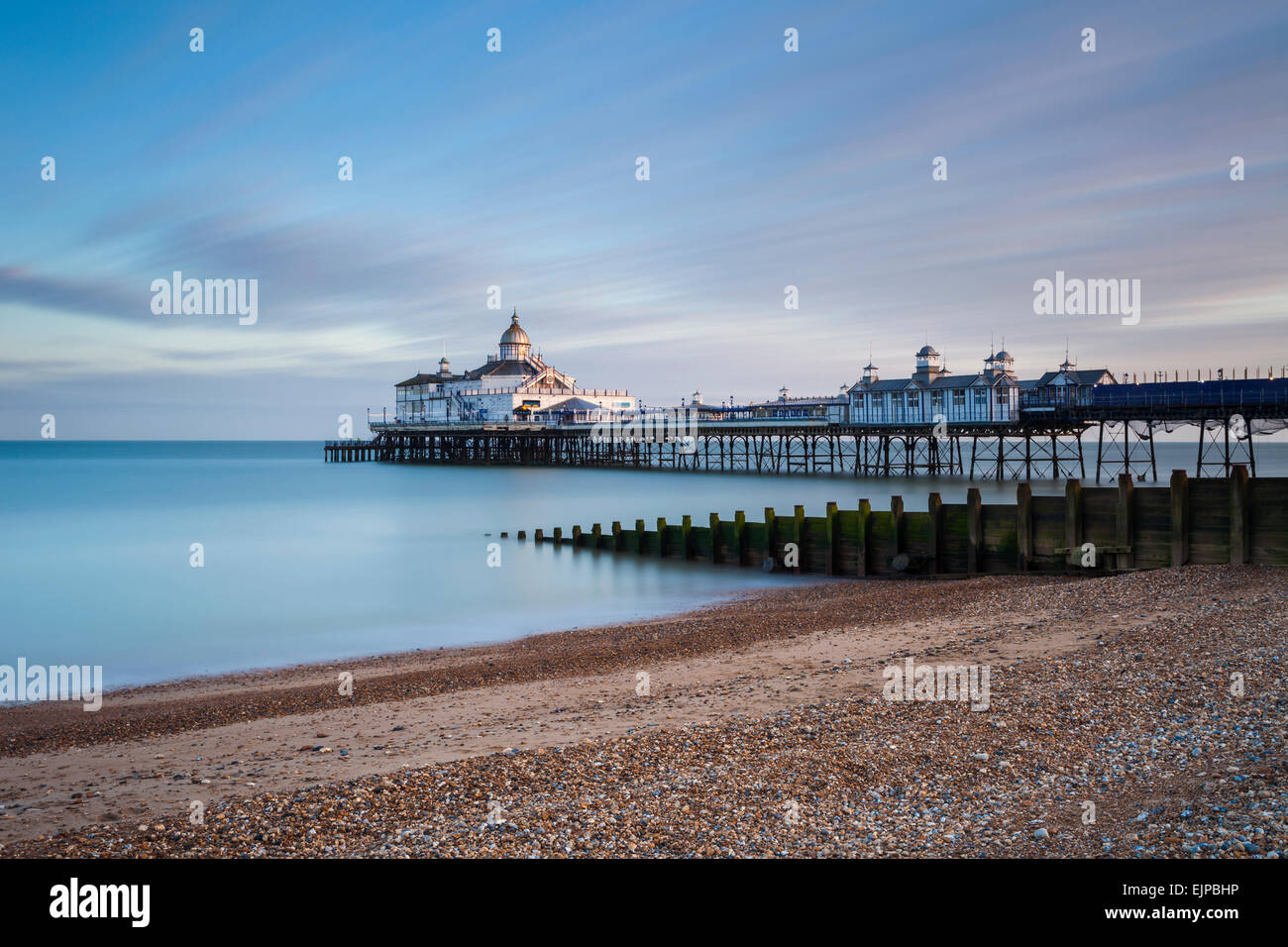 Sonnenuntergang in Eastbourne Pier, East Sussex, England. Stockfoto