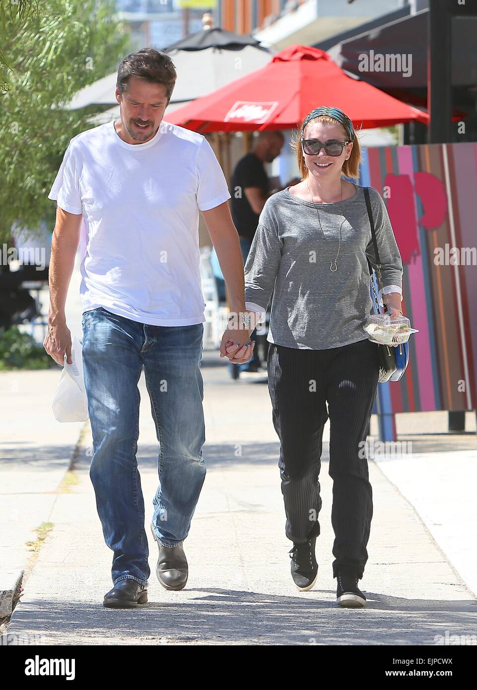 Alyson Hannigan und ihr Ehemann Alexis Denisof entdeckt, so dass Toast Bakery Cafe Featuring: Alyson Hannigan, Alexis Denisof wo: Los Angeles, California, Vereinigte Staaten von Amerika als: 25 Sep 2014 Stockfoto