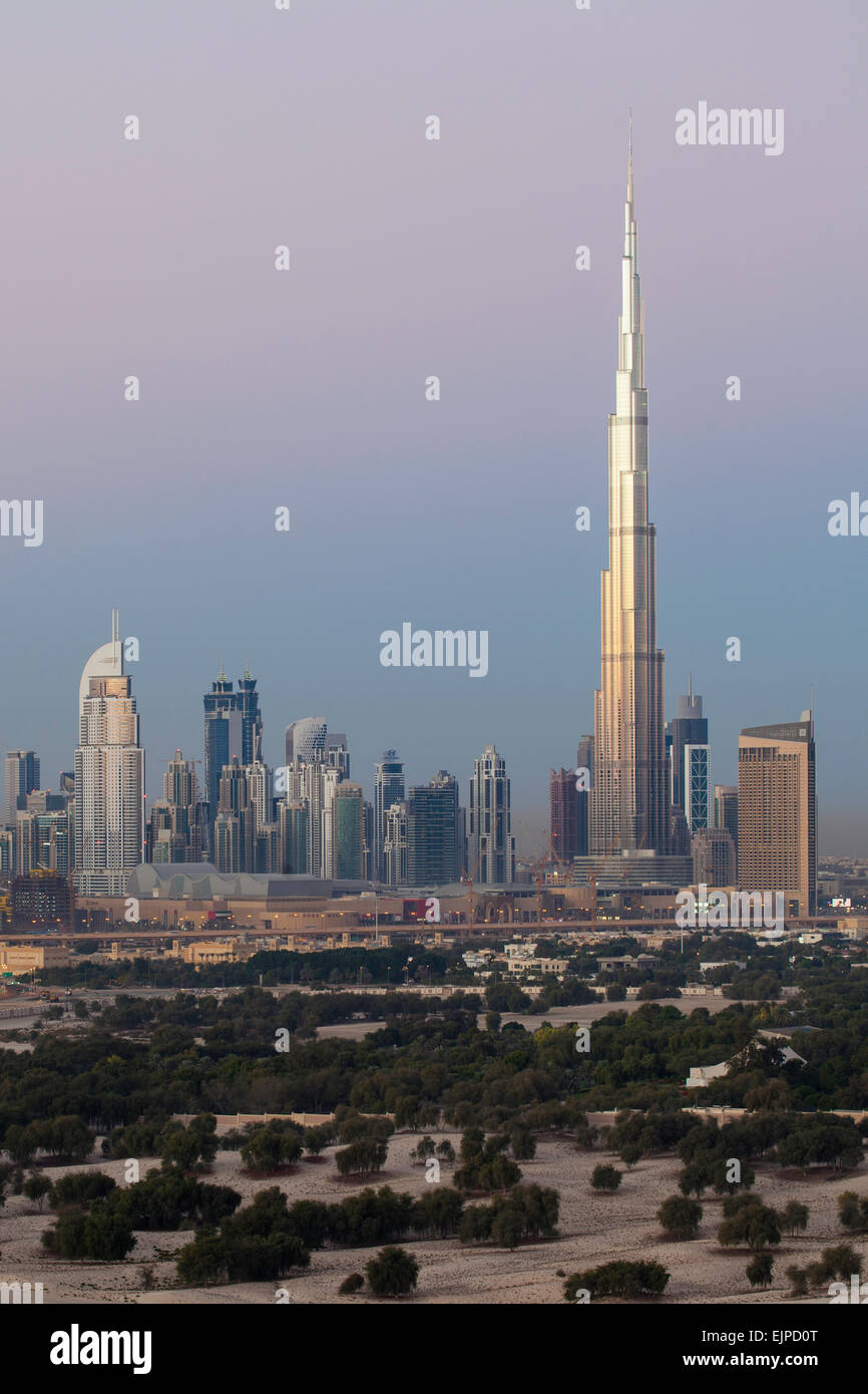 Skyline von Dubai, Burj Khalifa, moderne Architektur und Wolkenkratzer Stockfoto
