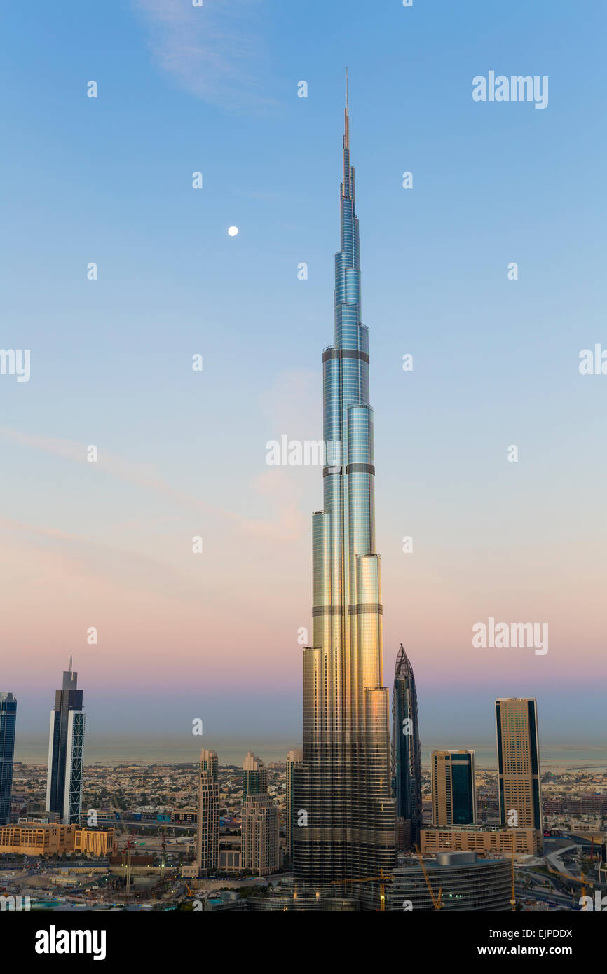 Burj Khalifa Dubai, eine futuristische moderne Design-Struktur, abgeschlossen im Jahr 2010 das höchste Gebäude der Welt Stockfoto