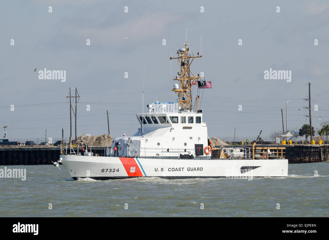 DIE US Coast Guard Cutter Steelhead, ein 87 Meter langes Küstenpatrouillenboot, befindet sich am Bahnhof Port Aransas, Texas, USA Stockfoto