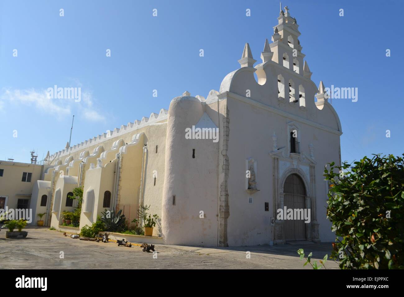 Kolonialen weißen gewaschen Kirche, Merida, Yucatan, Mexiko Stockfoto