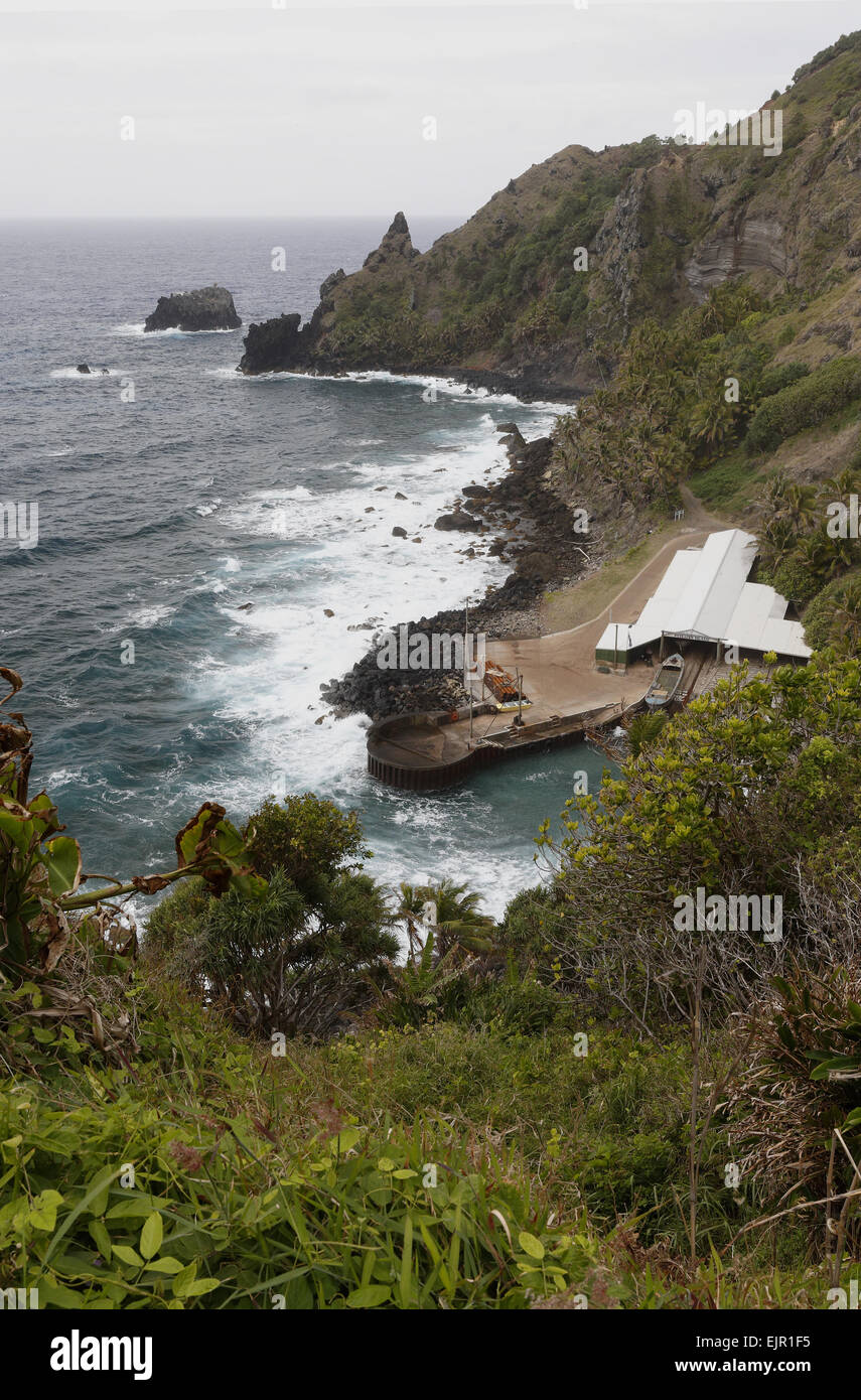 Blick auf Küste, wo HMS Bounty wurde verbrannt und von Meuterern, Bounty Bay, Pitcairn, Pitcairn Inseln, Süd-Pazifik, November versenkt Stockfoto