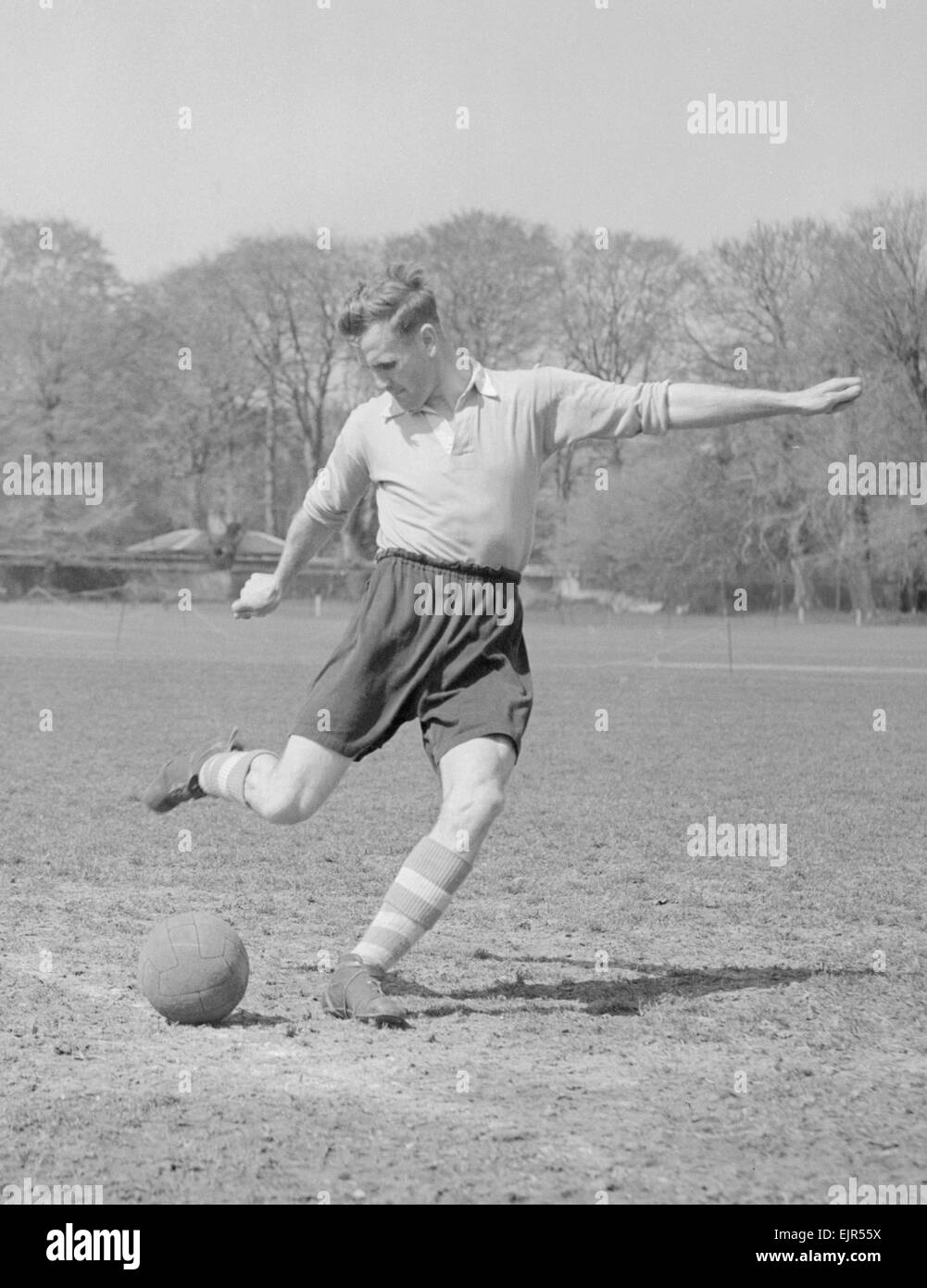 Manchester City Fußballer Don Revie gesehen hier auf dem Trainingsplatz. 5. Mai 1955 *** lokalen Caption *** Watscan--01.08.2010 Stockfoto