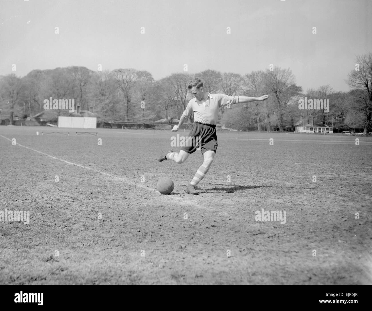 Manchester City Fußballer Don Revie gesehen hier auf dem Trainingsplatz. 5. Mai 1955 *** lokalen Caption *** Watscan--01.08.2010 Stockfoto