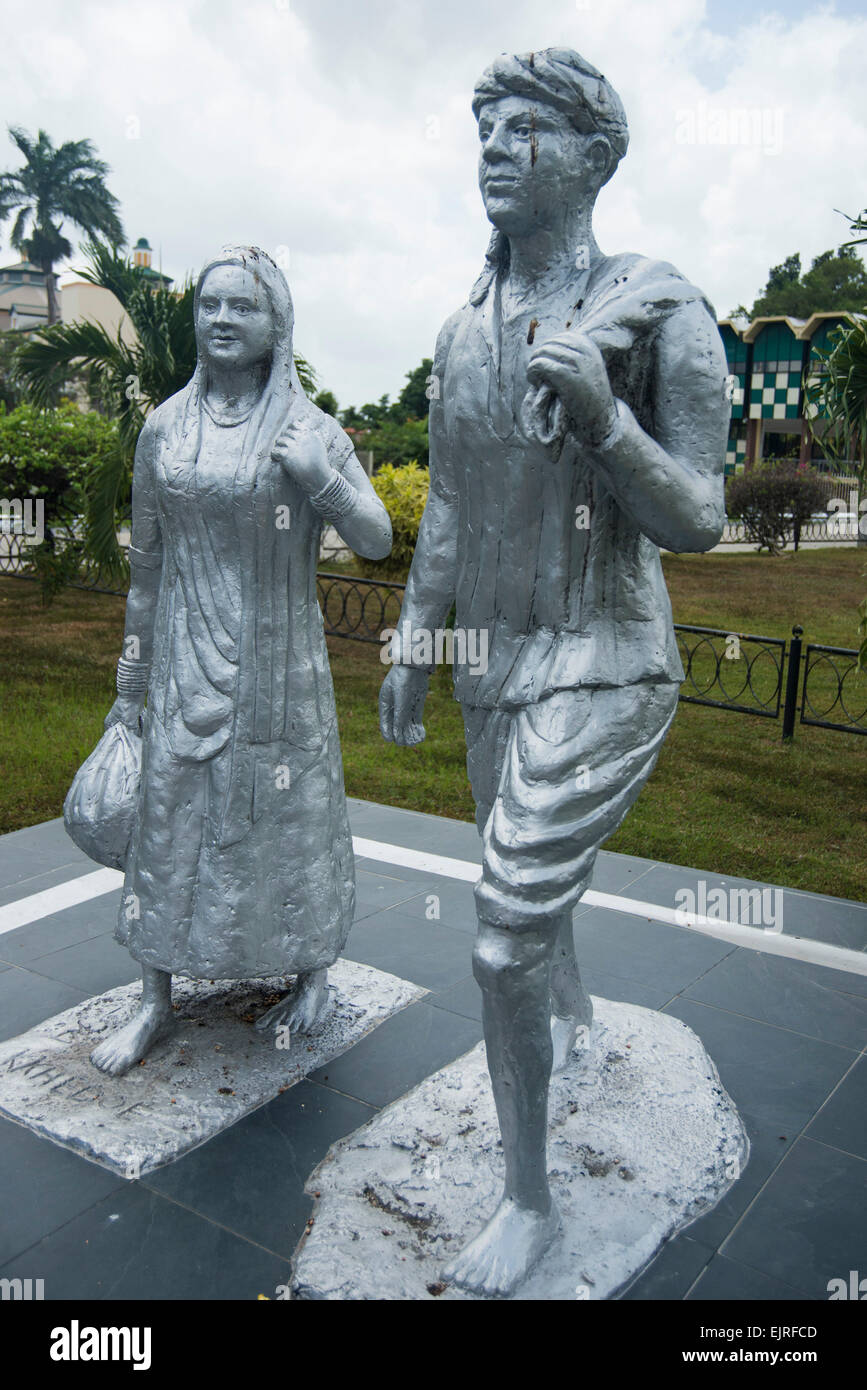 Statue von Baba und Mai, Denkmal für Hindustani Immigranten in Suriname, Paramaribo, Suriname Stockfoto