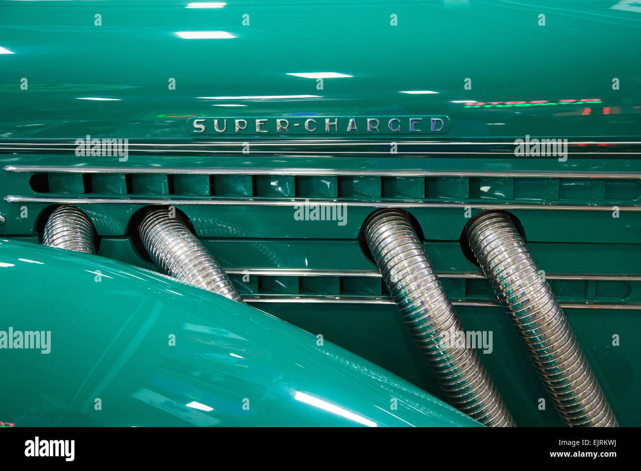 Chesterfield Twp., Michigan - ein 1936 Auburn Modell 852 Speedster auf dem Display an Stahl Automotive-Stiftung. Stockfoto