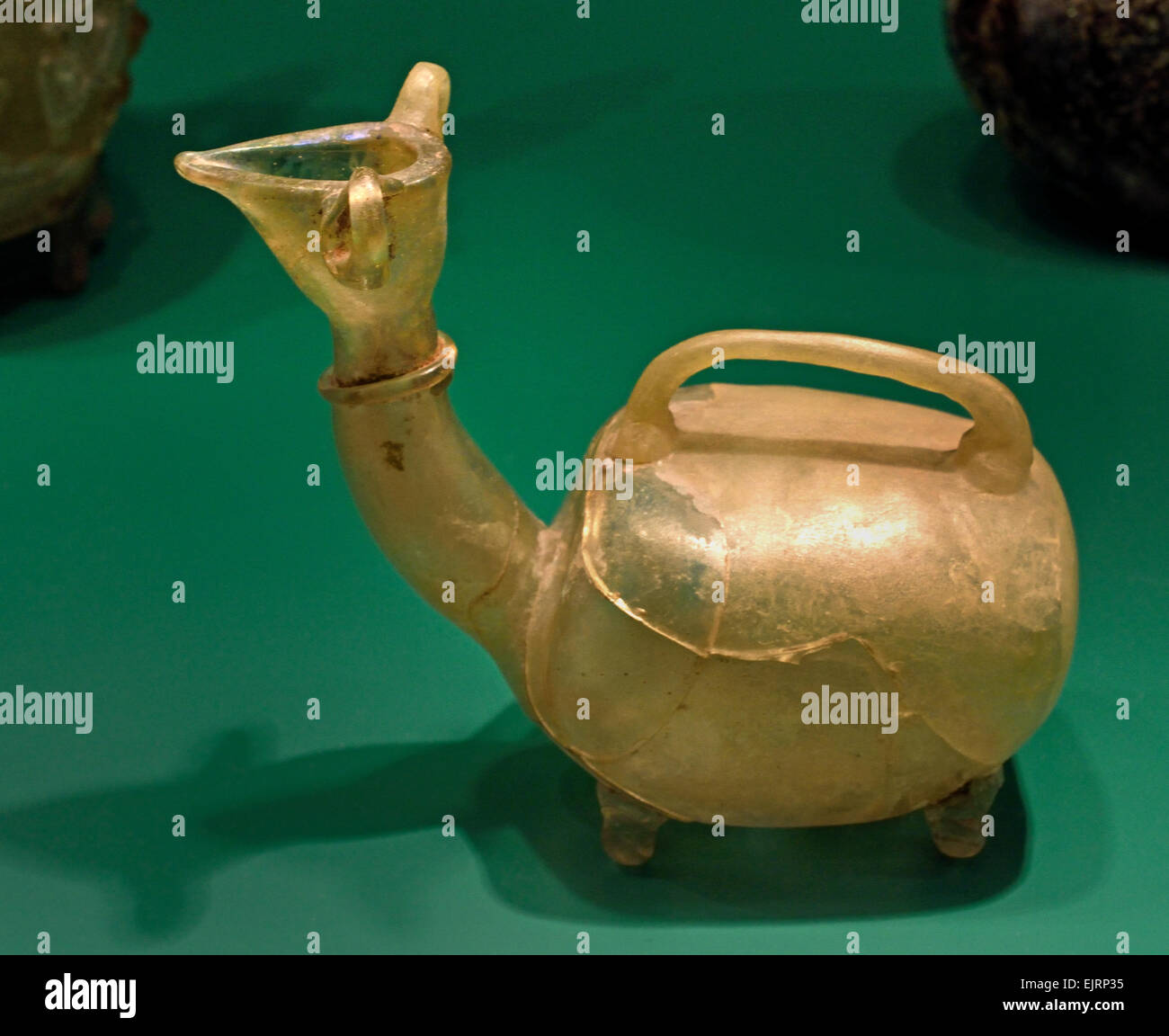 Flasche in Tierform Iran Irak 9. / 10. Jahrhundert Iran iranische Persien persische Arabisch Arabische Stockfoto