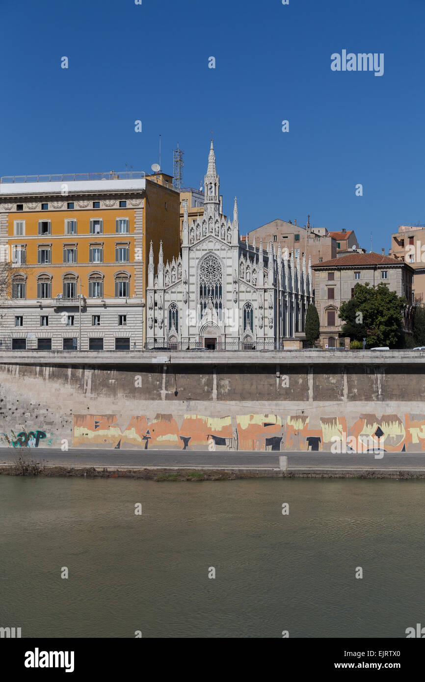 Rom, Italien 12. März 2015: Chiesa Sacro Cuore del Suffragio und anderen Gebäuden entlang des Flusses Tiber im Laufe des Tages Stockfoto