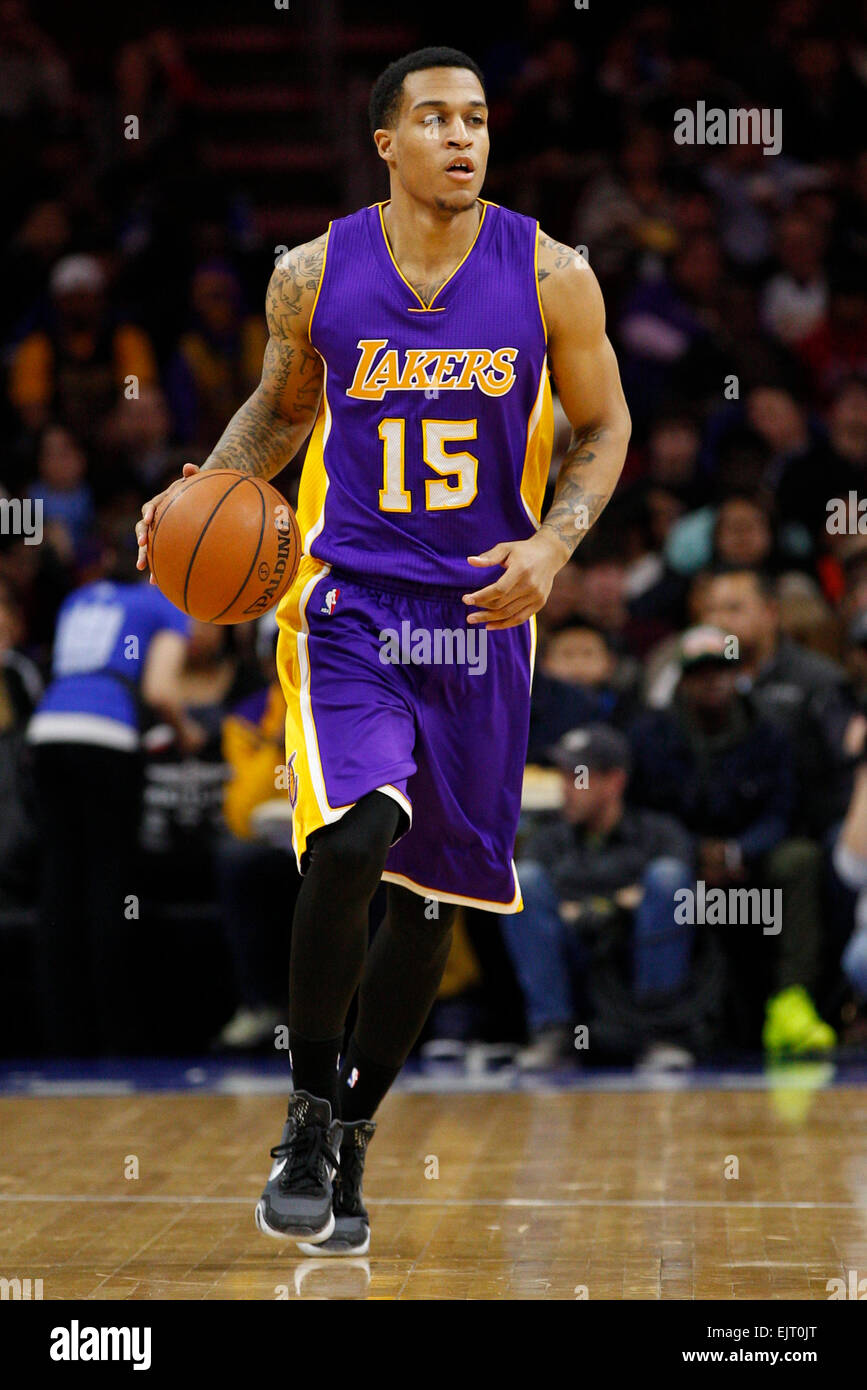 Überstunden. 30. März 2015. Los Angeles Lakers bewachen Jabari Brown (15) in Aktion während der NBA-Spiel zwischen den Los Angeles Lakers und die Philadelphia 76ers im Wells Fargo Center in Philadelphia, Pennsylvania. Die Los Angeles Lakers gewann 113-111 in der Overtime. © Csm/Alamy Live-Nachrichten Stockfoto