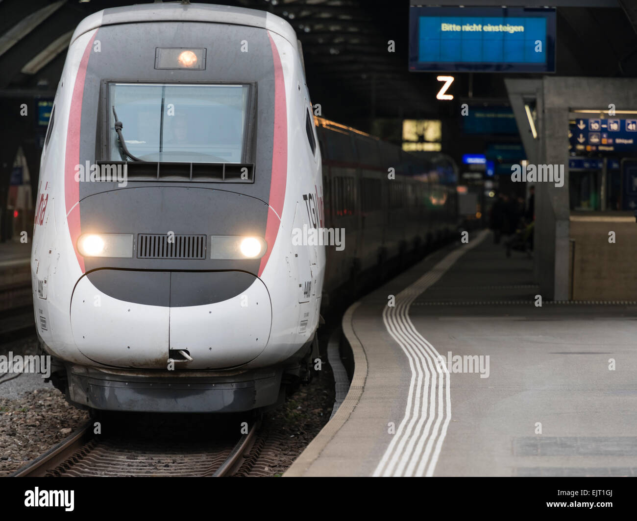 High-Speed-französischen TGV Lyria Zug verlassen Zürich Hauptbahnhof  Stockfotografie - Alamy