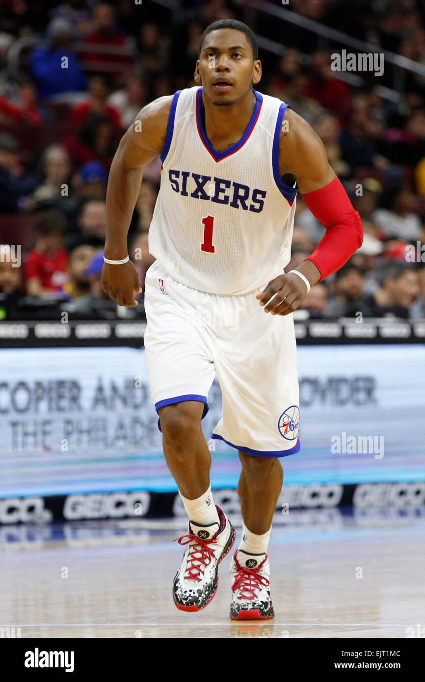 Überstunden. 30. März 2015. Philadelphia 76ers bewachen Glenn Robinson III (1) in Aktion während der NBA-Spiel zwischen den Los Angeles Lakers und die Philadelphia 76ers im Wells Fargo Center in Philadelphia, Pennsylvania. Die Los Angeles Lakers gewann 113-111 in der Overtime. © Csm/Alamy Live-Nachrichten Stockfoto
