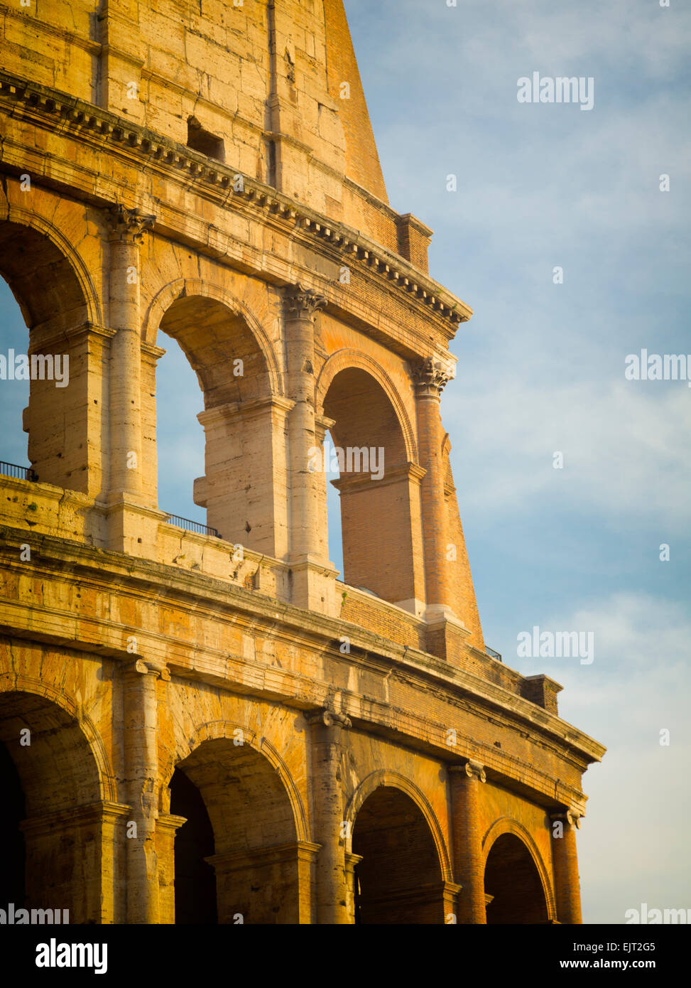 Rom, Italien. Fassade des Kolosseums. Stockfoto
