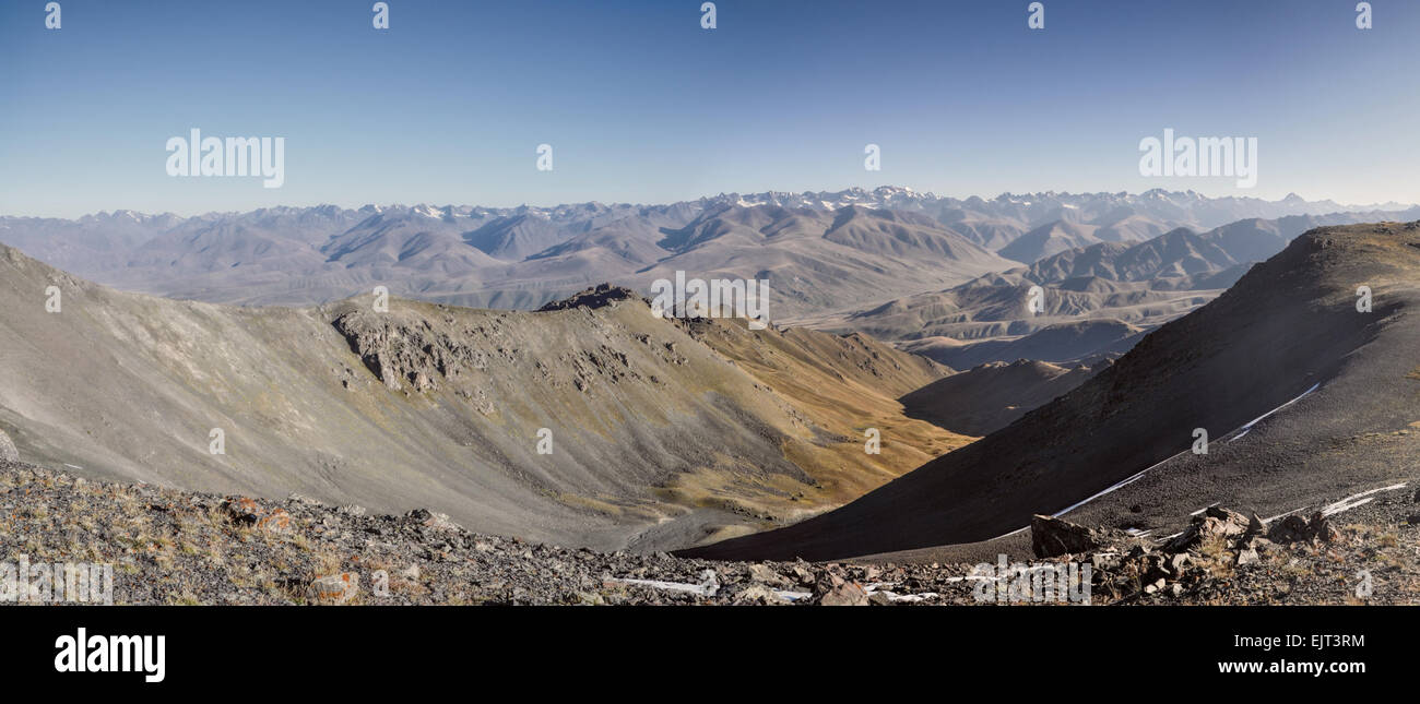 Malerische Panorama der höchste Berggipfel in Ala Archa Nationalpark im Tian Shan-Gebirge in Kirgisistan Stockfoto