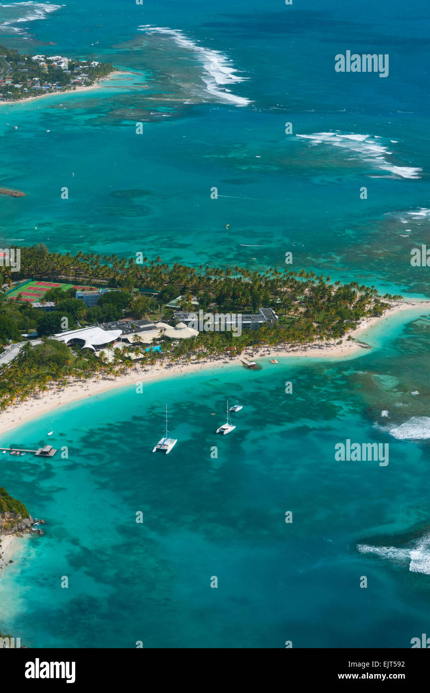 Frankreich. Guadeloupe, Saint Anne Stadt Strand Plage De La Caravelle mit Club Med Ressort Hotel (Luftbild) / / Guadeloupe, Ville Stockfoto