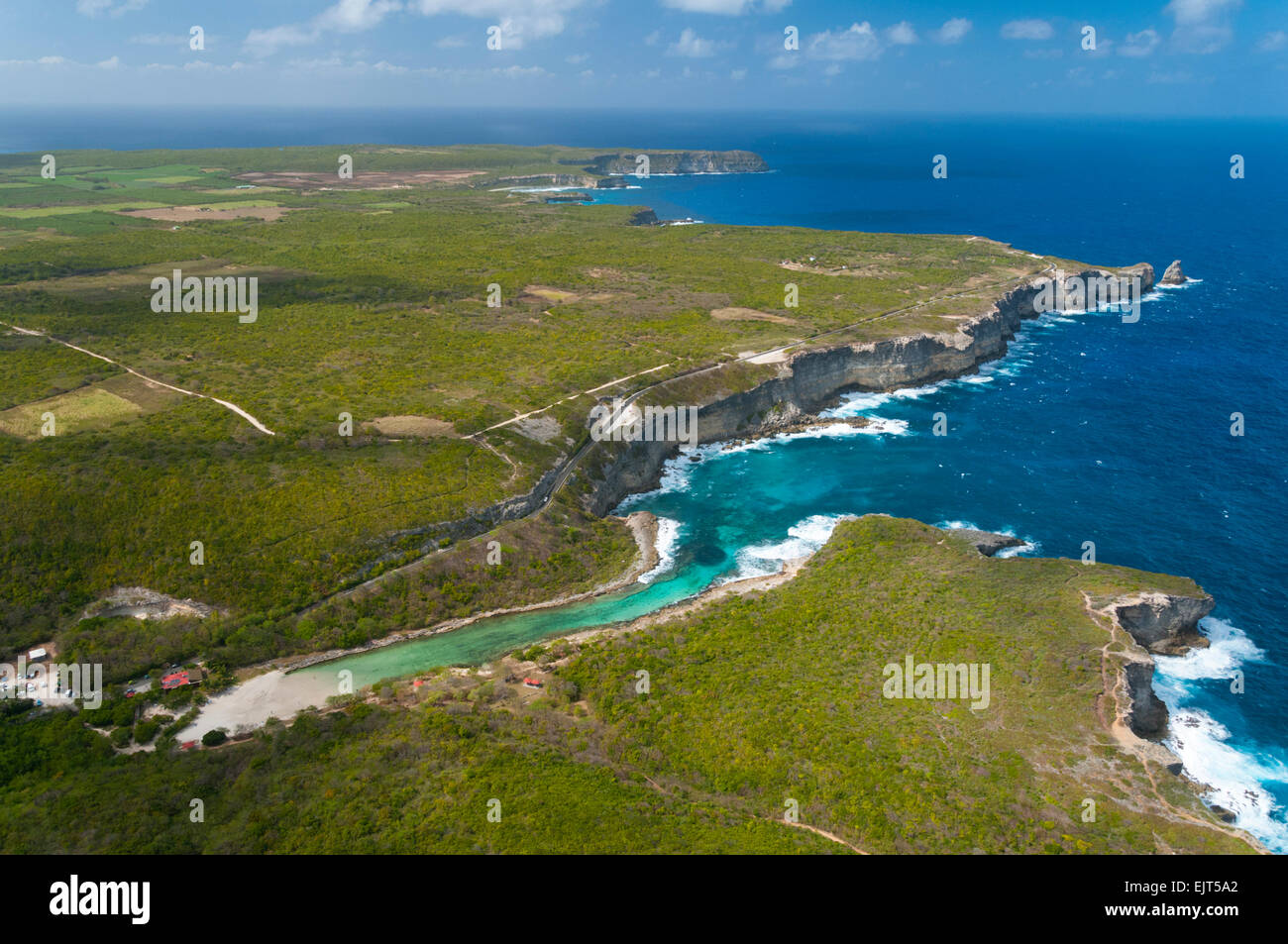 Frankreich. Guadeloupe, North coast, Trou d ' Enfer Lagune und Pointe du Piton (Luftbild) zurück / / Guadeloupe, Cote d ' Lagon du Nord Stockfoto