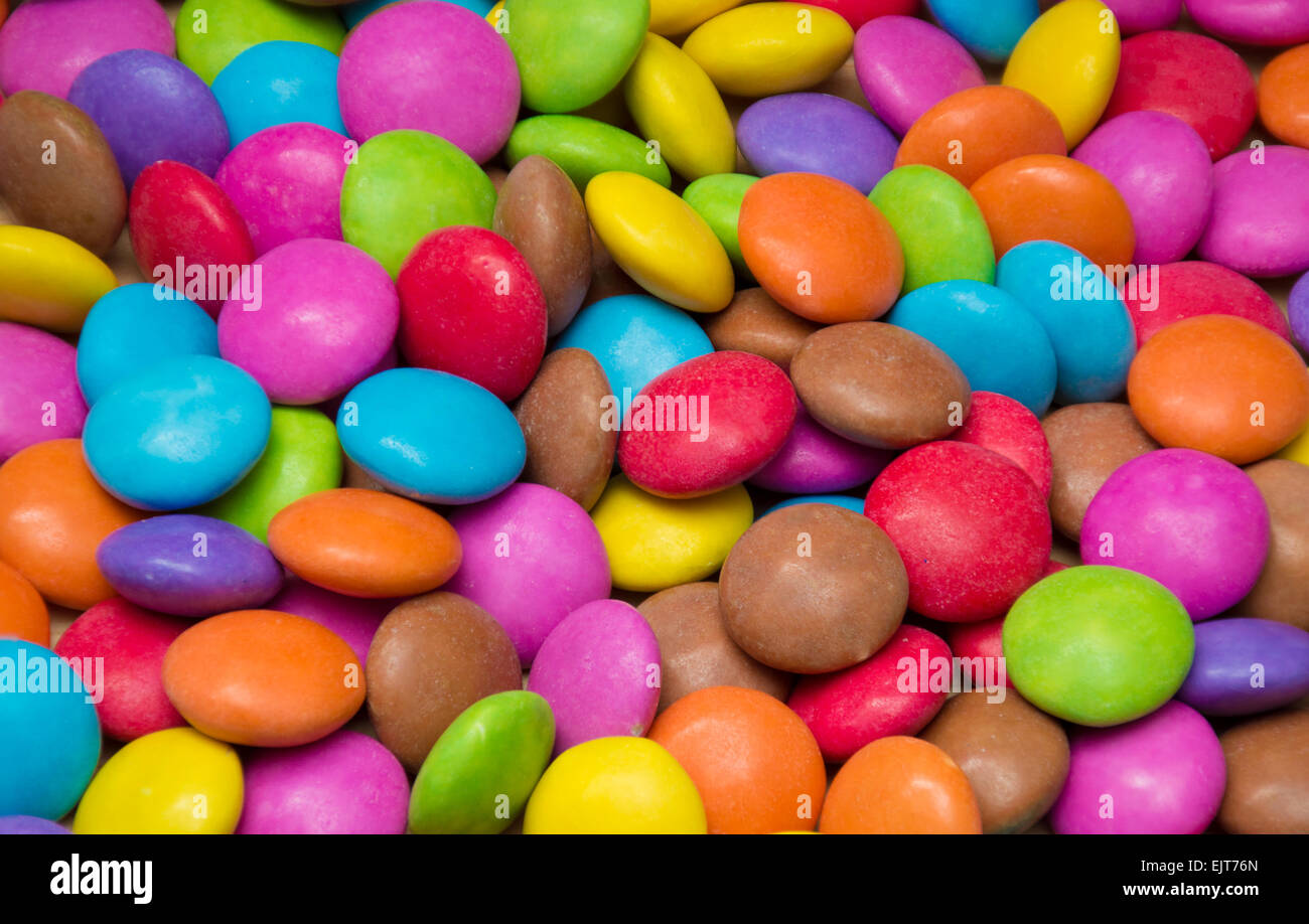 Zucker beschichtete Bonbons in verschiedenen Farben Stockfoto
