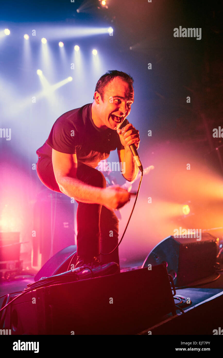 London, UK. 31. März 2015. Gerrit Welmers lead-Sänger von Future Islands, Live Performance im Roundhouse, Camden. Bildnachweis: Robert Stainforth/Alamy Live-Nachrichten Stockfoto