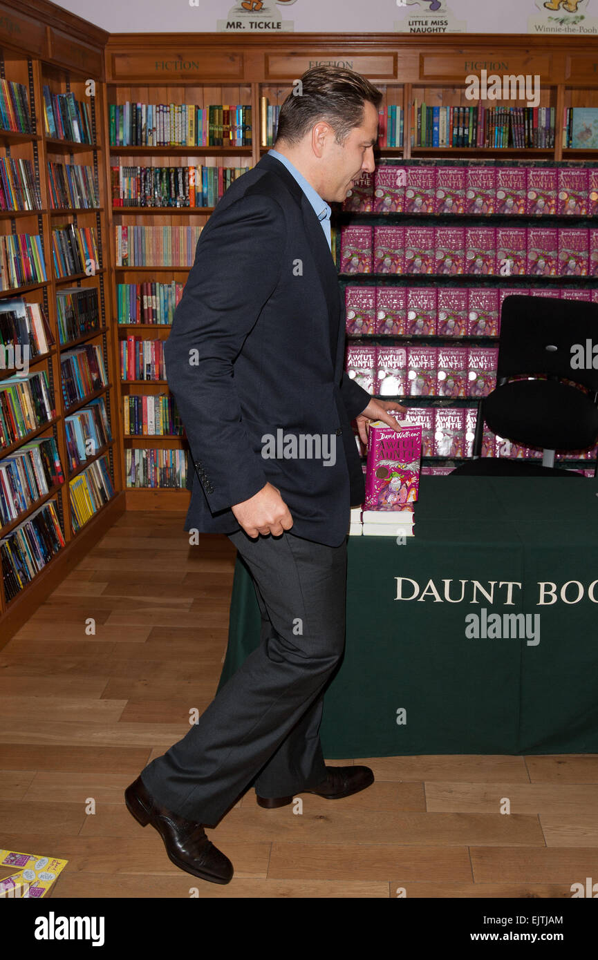 David Walliams signiert sein neue Buch "Schrecklichen Tante" bei Daunt Books. Mit: David Walliams Where: London, Vereinigtes Königreich bei: 27 Sep 2014 Stockfoto