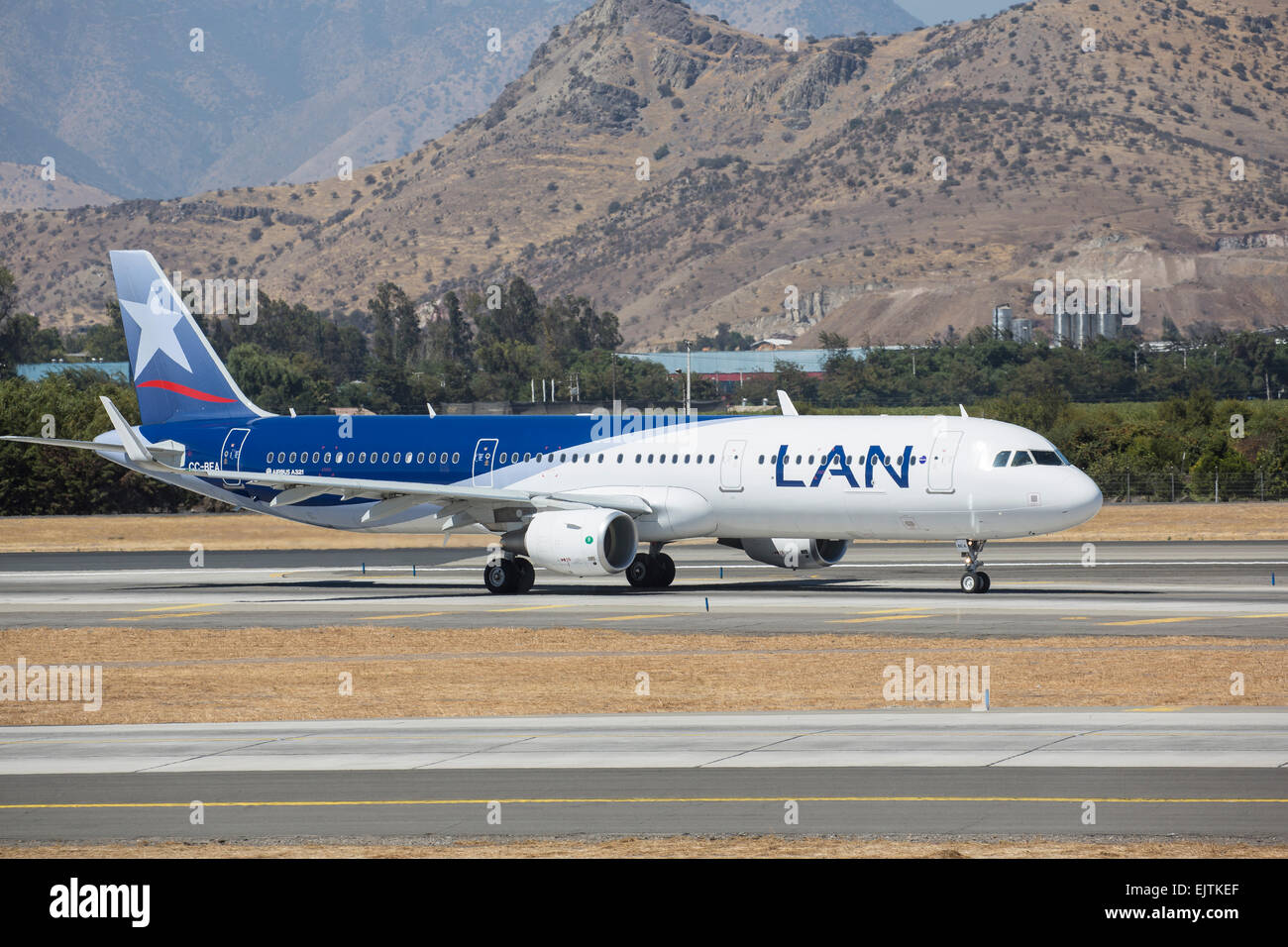 LAN Airlines Airbus A319-112, registriert CC-BEA, am Flughafen von Santiago, Chile Stockfoto