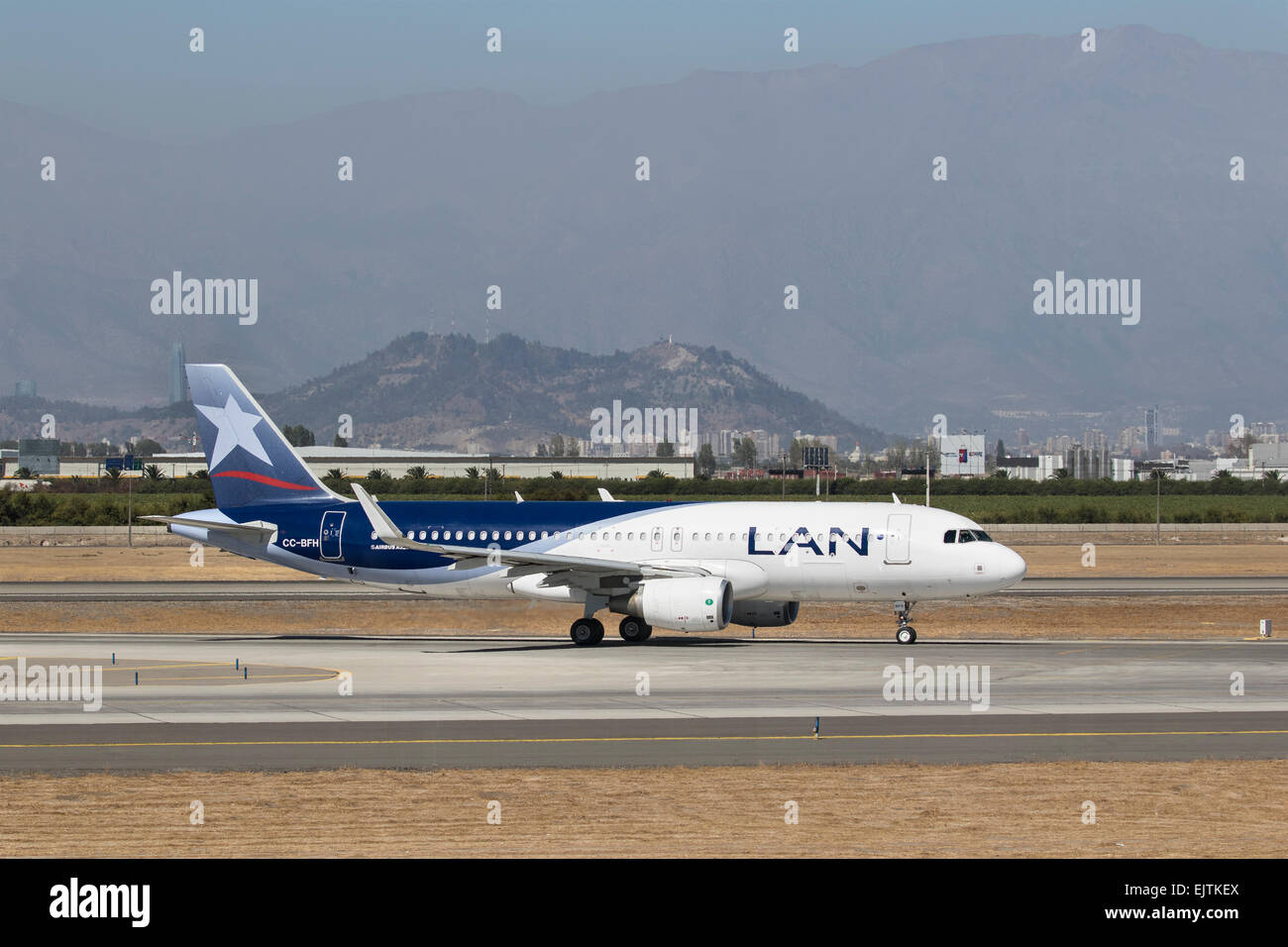 LAN Airlines Airbus A320-200 registrierte CC-BFH, Santiago Flughafen Stockfoto