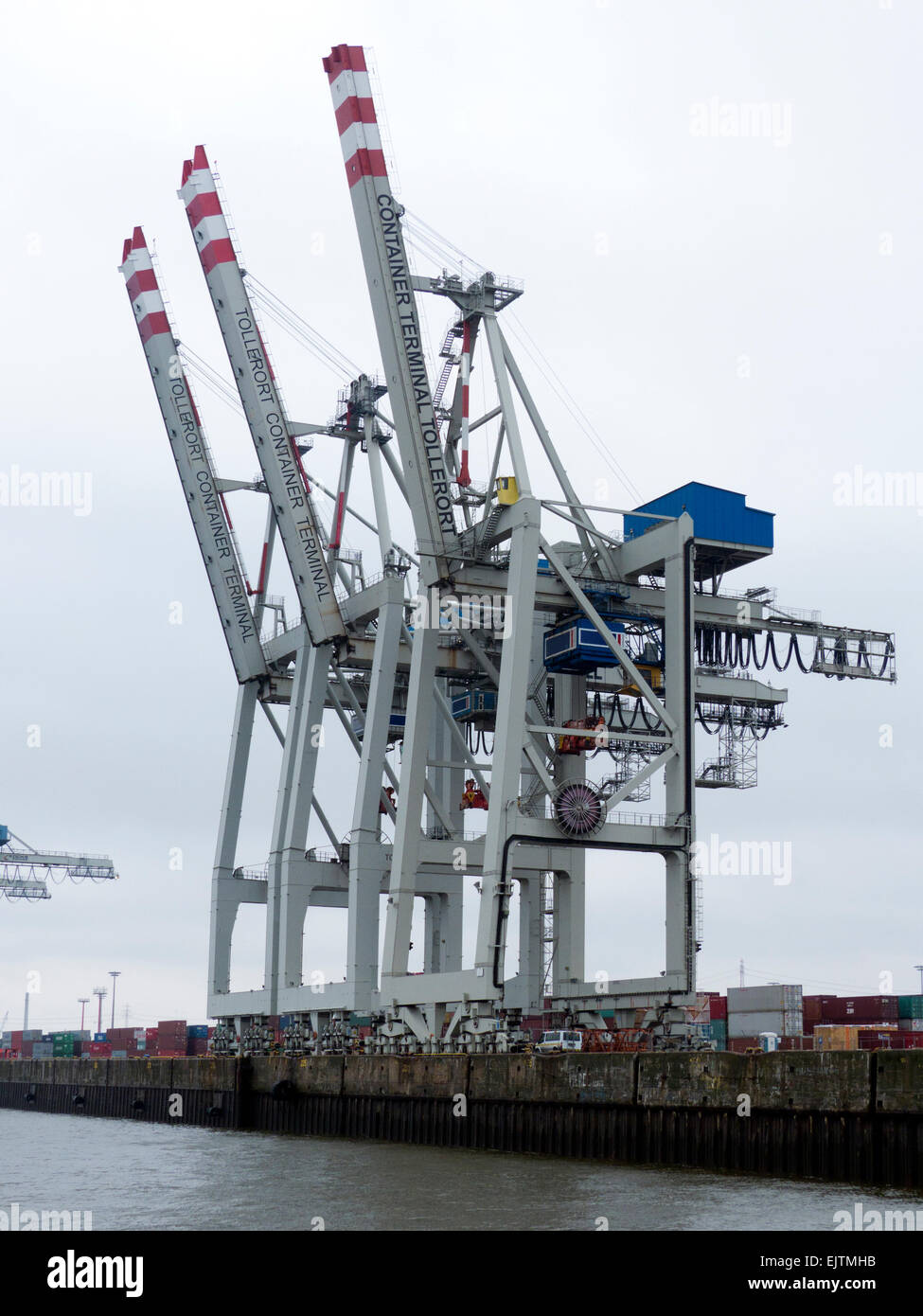 Container-terminal im Hamburger Hafen Stockfoto