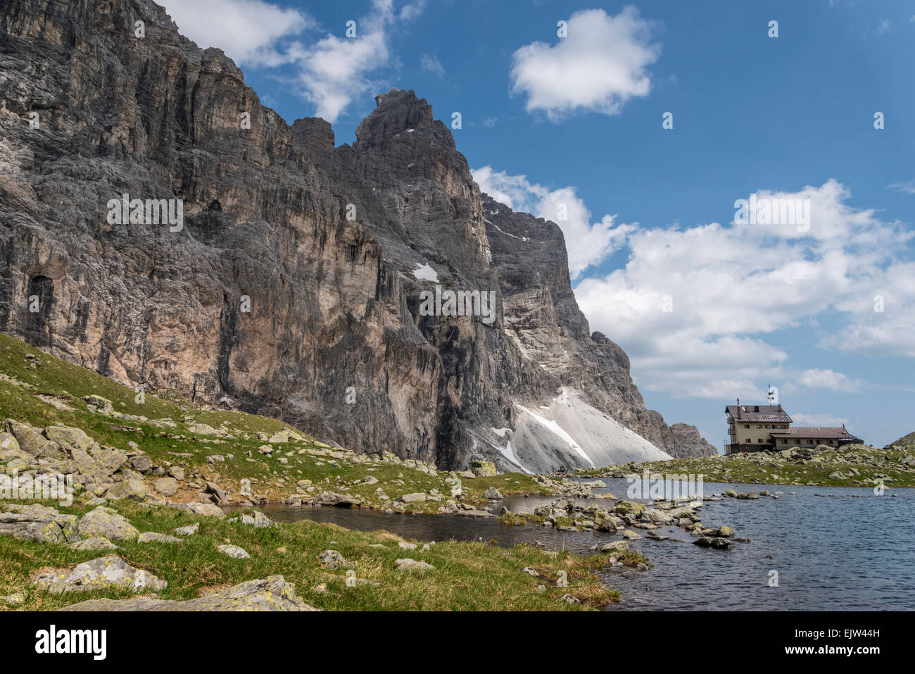 Die italienischen alpinen Verein besessen Tribulaun Hütte Berghütte in der tribulaun Berge im Sud Tirol Teil der Stubaier Alpen Stockfoto