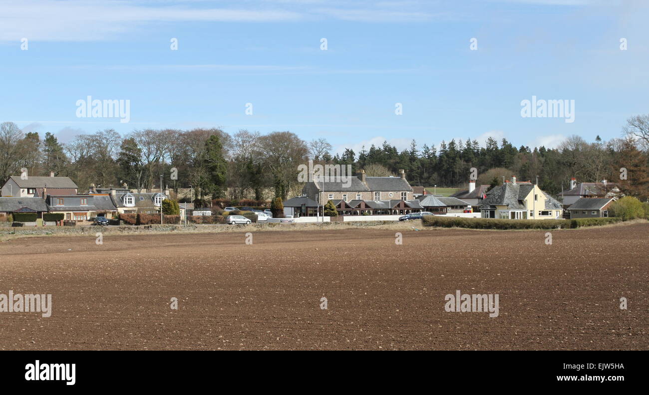 Dorf von Birkhill mit Äckern Schottland April 2015 Stockfoto