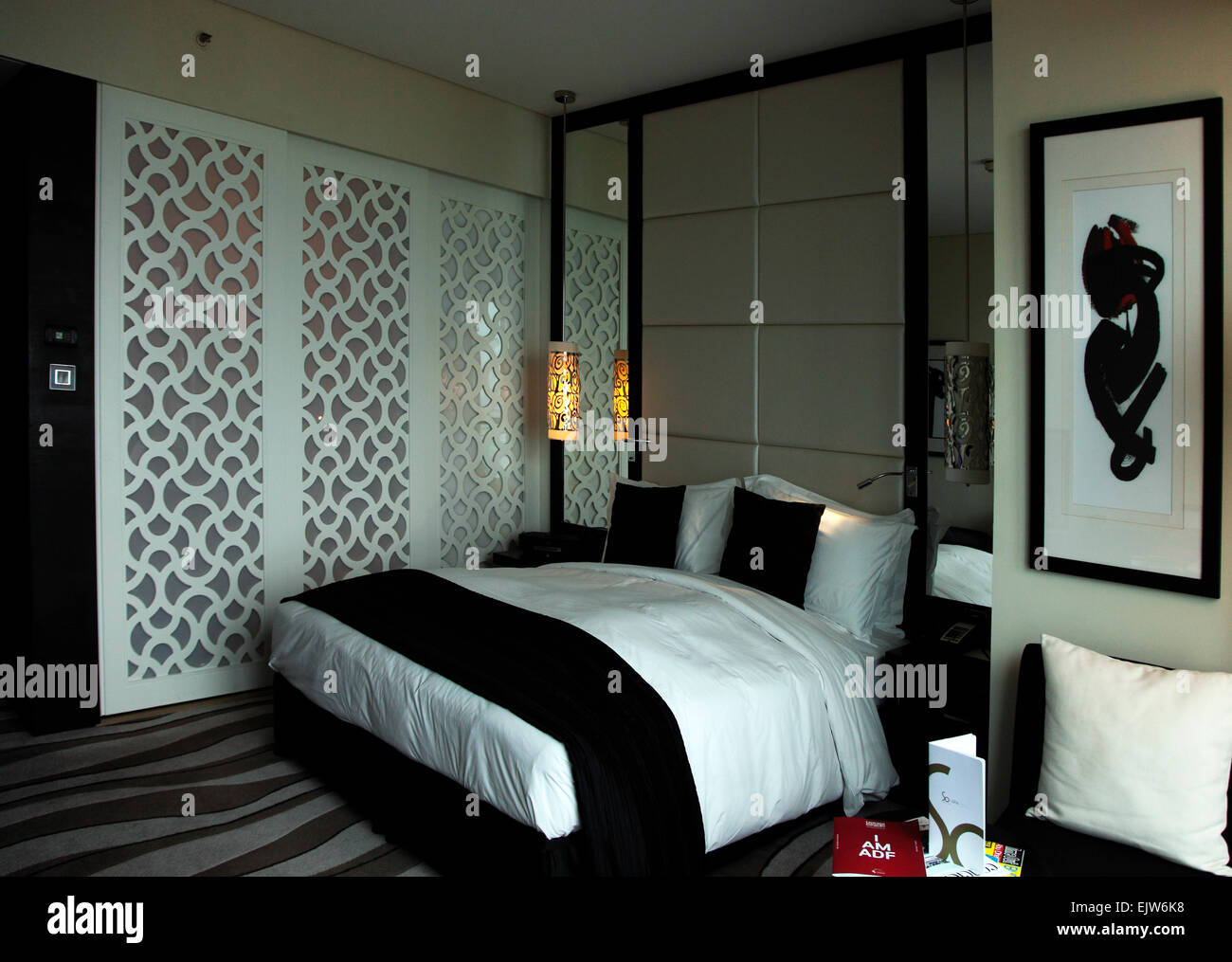 Ein Schlafzimmer in der 5-Sterne Sofitel, Abu Dhabi. Stockfoto