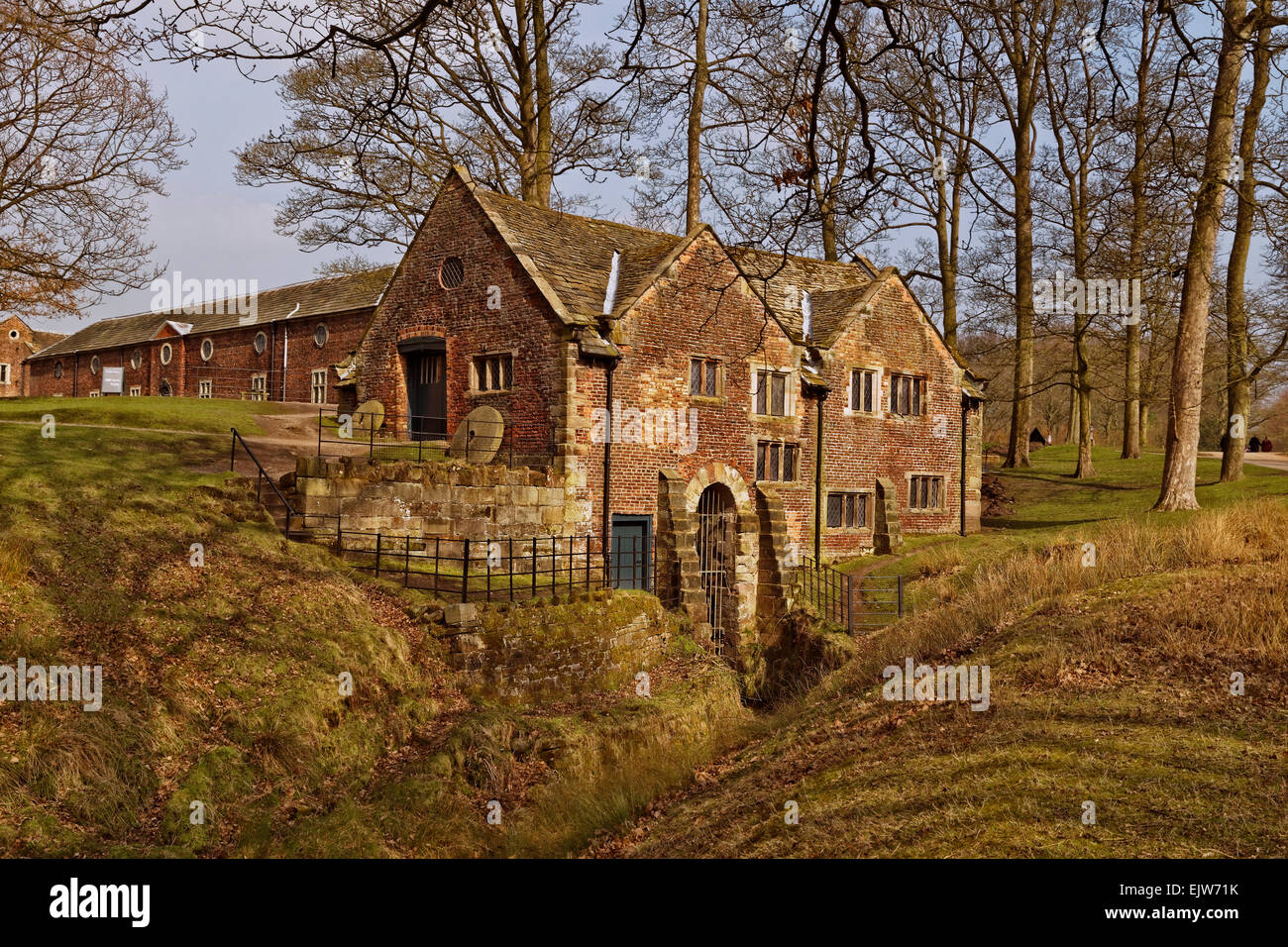 Die Wassermühle von Dunham Massey Hall in der Nähe von Altrincham, Trafford, größere Manchester Grafschaft und früher in Cheshire. Stockfoto