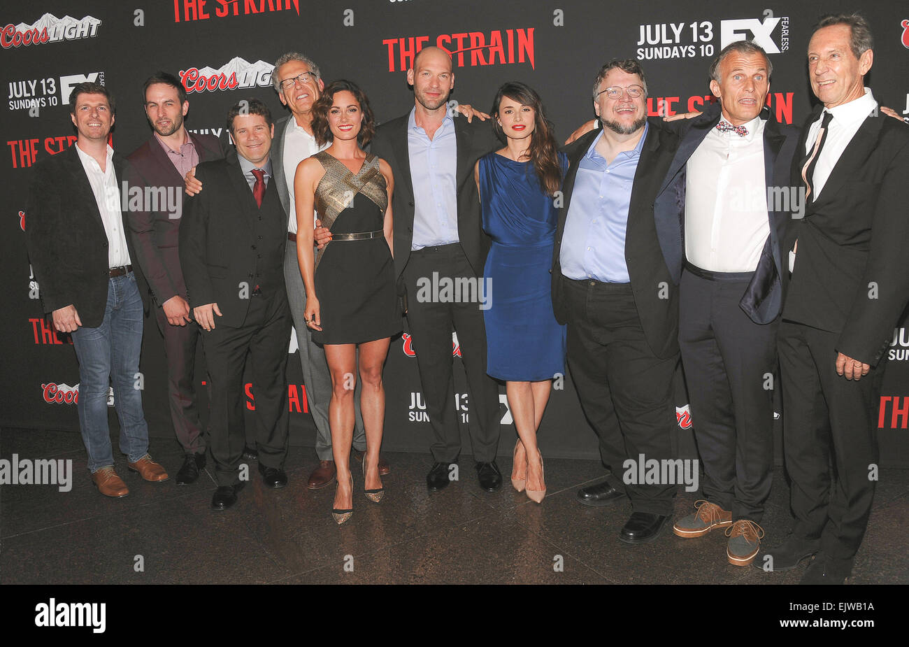 Fx Neue Serie The Strain Los Angeles Premiere Arrivals Featuring Besetzung Von The Strain Wo Los Angeles California Vereinigte Staaten Von Amerika Bei 11 Juli 2014 Stockfotografie Alamy