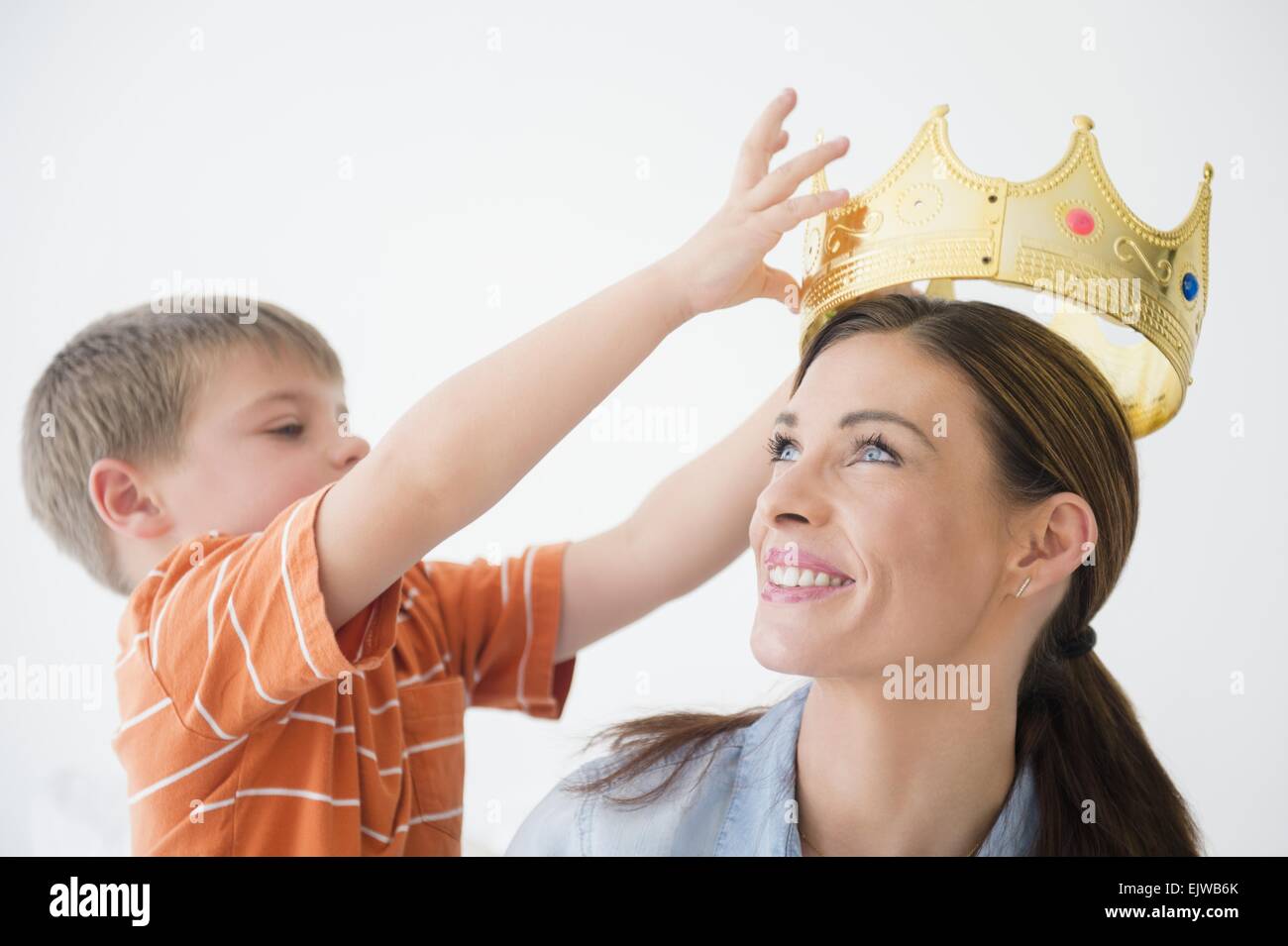 Return of the mother head's family reunion ричи коцен. Mother head's. мама с детками. Mother head's. забота о детях.